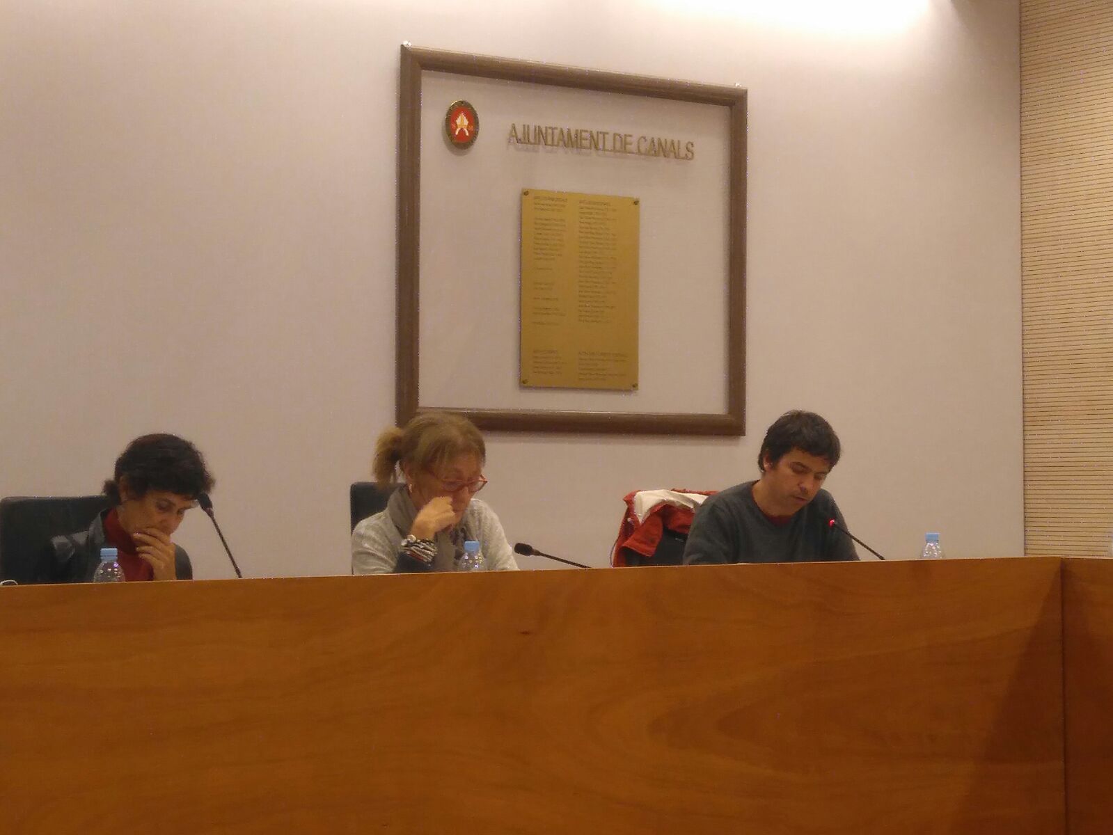 Susanna Casta, al centre, quan era vocal de Ciutadans a Valldoreix