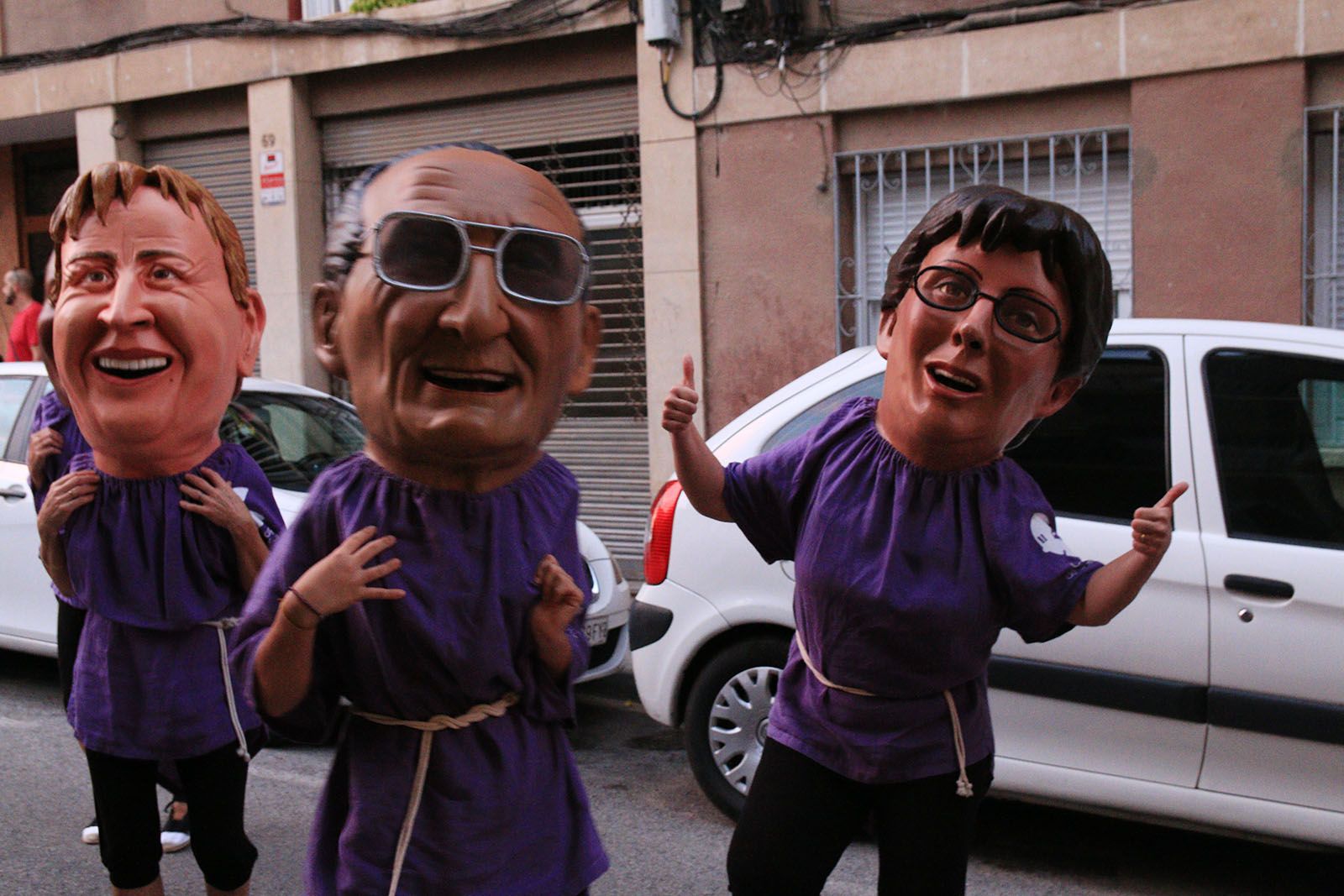 Cercavila popular i Esclat d'inici de festa. FOTO: Lali Álvarez