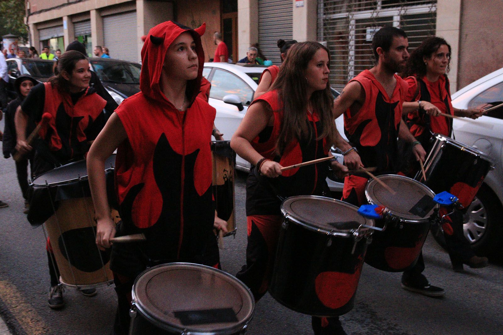 Cercavila popular i Esclat d'inici de festa. FOTO: Lali Álvarez