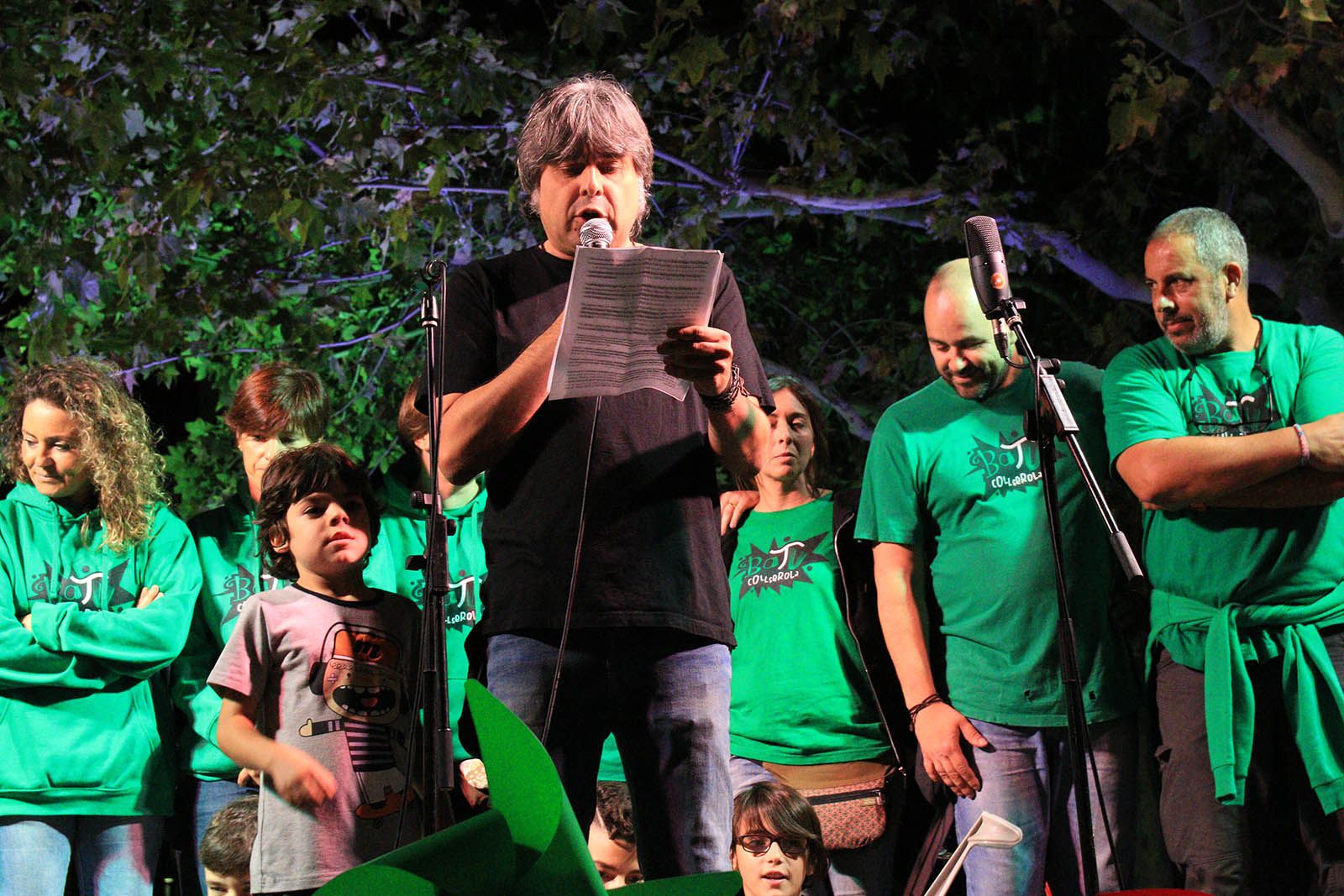 Cercavila popular i Esclat d'inici de festa. FOTO: Lali Álvarez