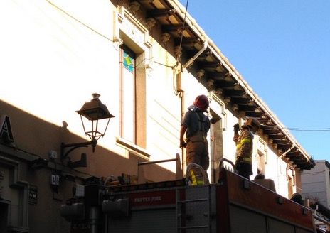 Els Bombers al lloc dels fets  FOTO: Cedida