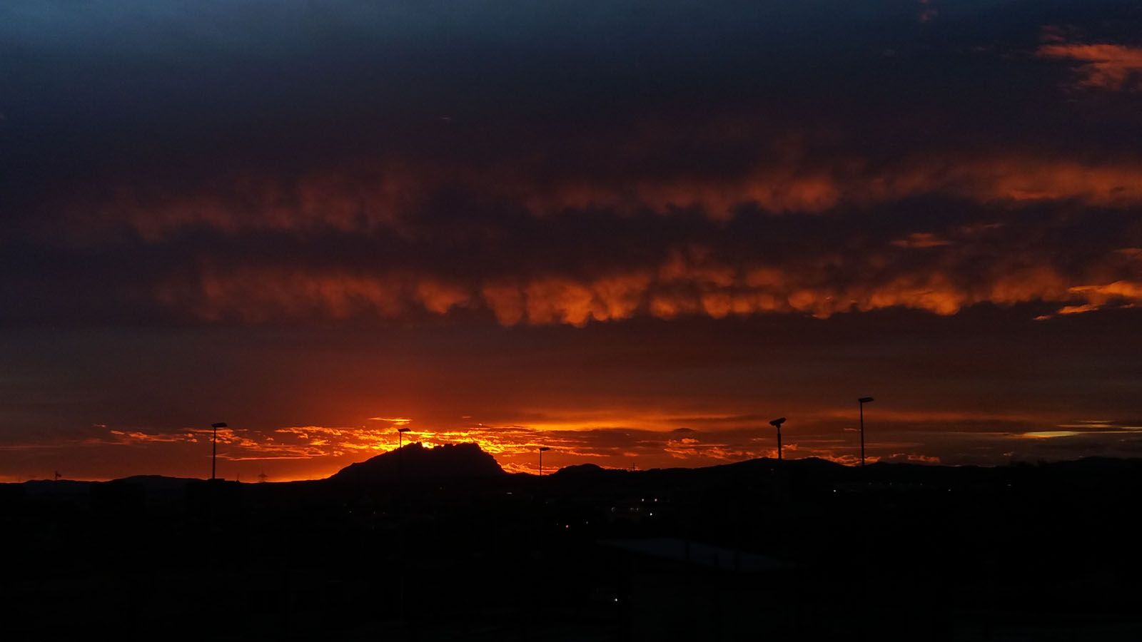 Alejandro Leonelli García   Montserrat "on Fire"
