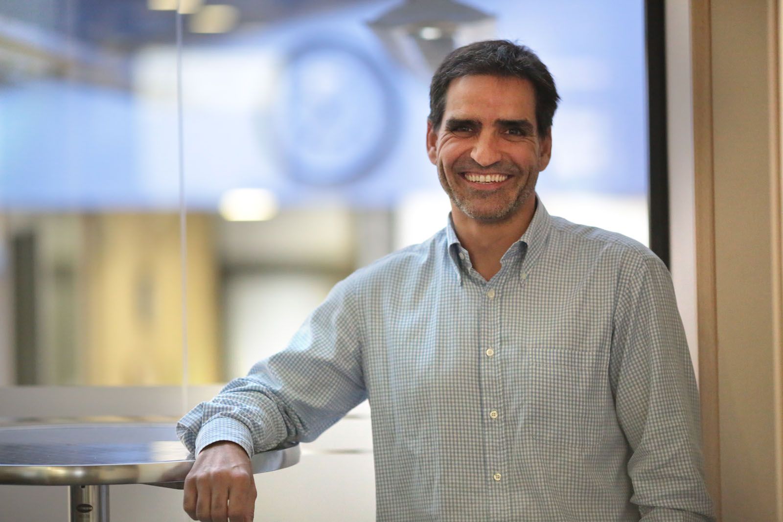 Gonzalo Baya, metge especialista en sòl pelvià d'Àptima Centre Clínic Mútua Terrassa FOTO: Artur Ribera 