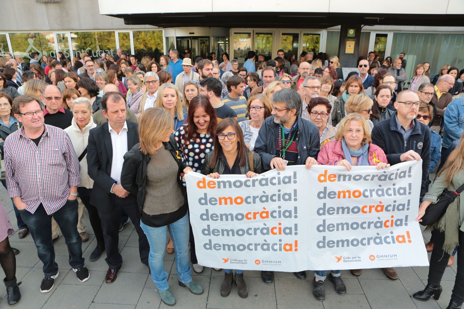 La concentració ha tingut lloc a la plaça de la Vila FOTO: Artur Ribera 