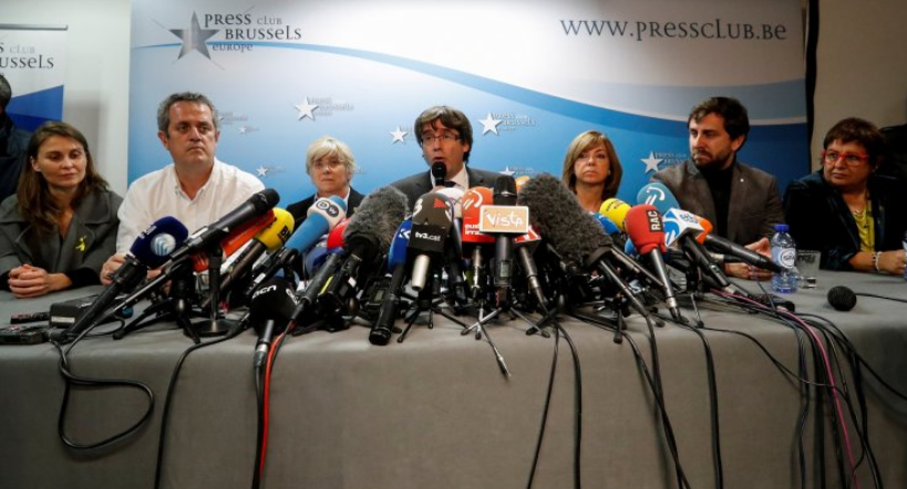  Meritxell Serret, Joaquim Forn, Clara Ponsati, Carles Puigdemont, Meritxell Borràs, Antoni Comín i Dolors Bassa a Brussel·les FOTO: ACN