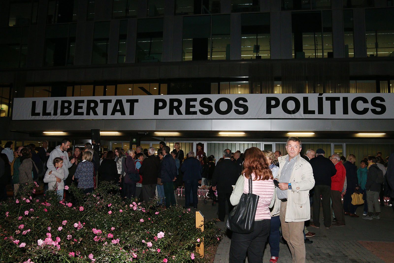 Concentració de suport al Govern de Catalunya. Foto: Lali Álvarez