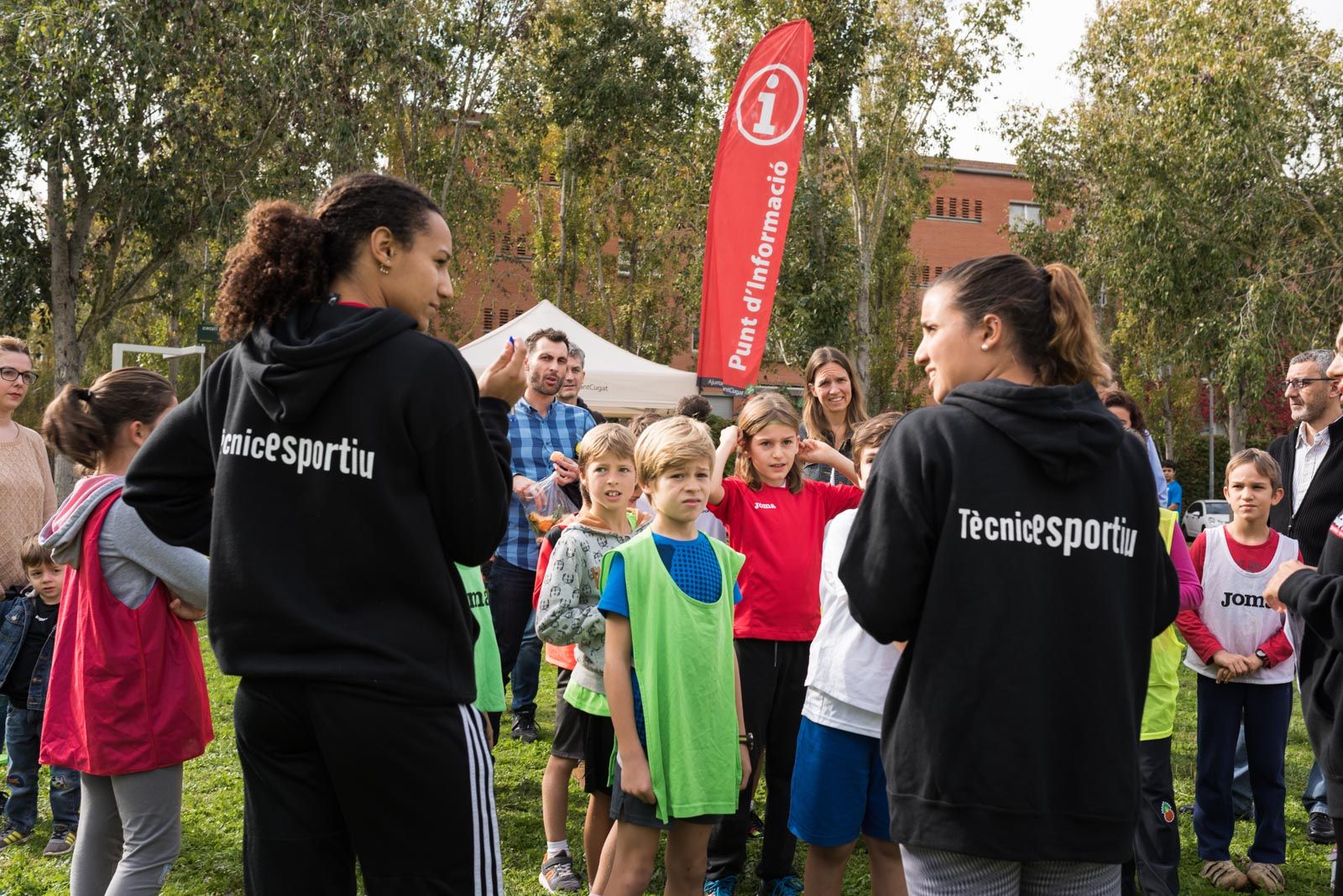Prepara't pel Cros. Entrenament previ al Cros Ciutat de Sant Cugat. Parc de la Pollancreda FOTO: Oscar Bayona 
