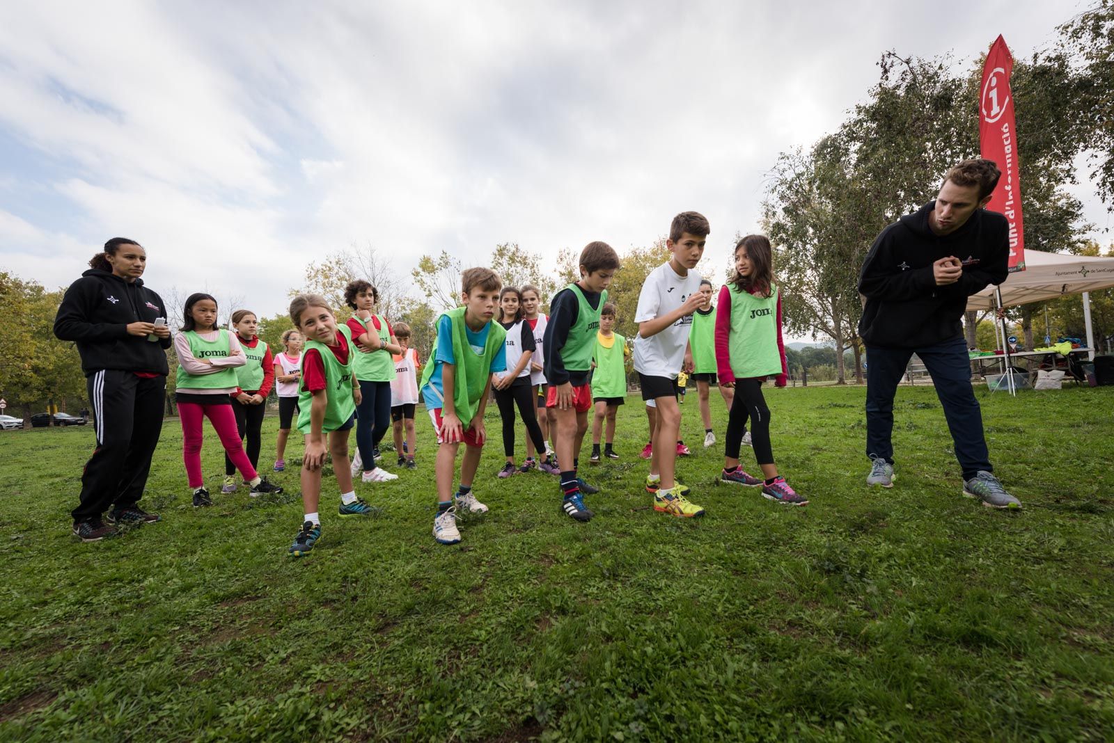 Prepara't pel Cros. Entrenament previ al Cros Ciutat de Sant Cugat. Parc de la Pollancreda FOTO: Oscar Bayona