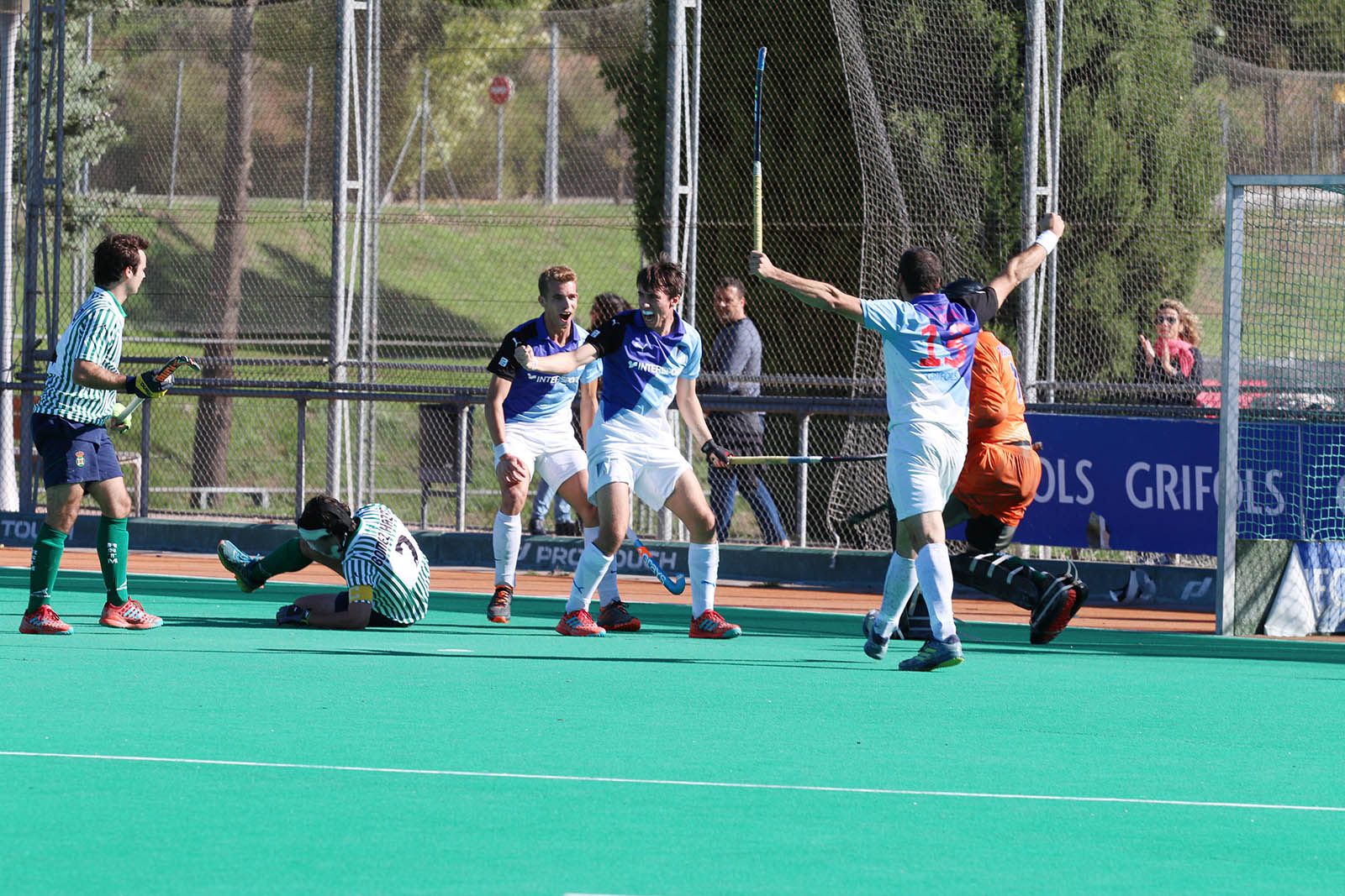 Partit de lliga d'hoquei herba: Junior FC- RS Tenis. Foto: Lali Álvarez