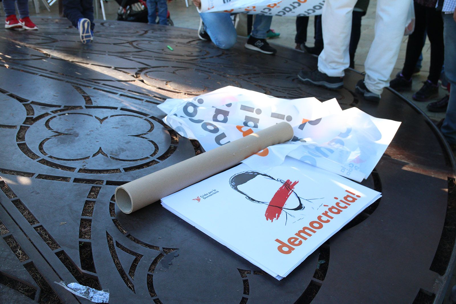 Encartellada per la llibertat dels presos polítics. Foto: Lali Álvarez