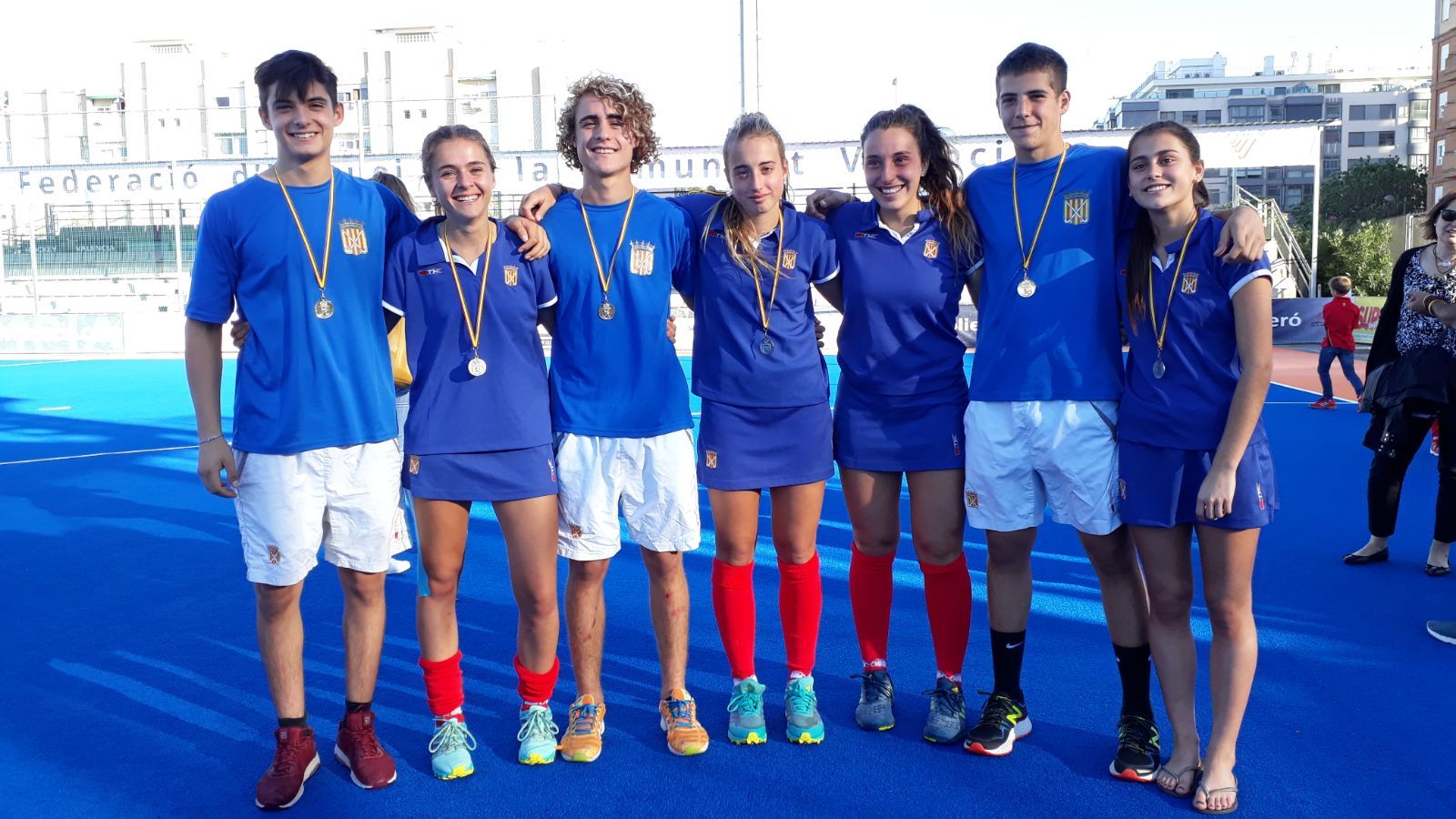 Els set jugadors i jugadores del Junior FC que han jugat amb Catalunya el Campionat d'Espanya. FOTO: Junior FC