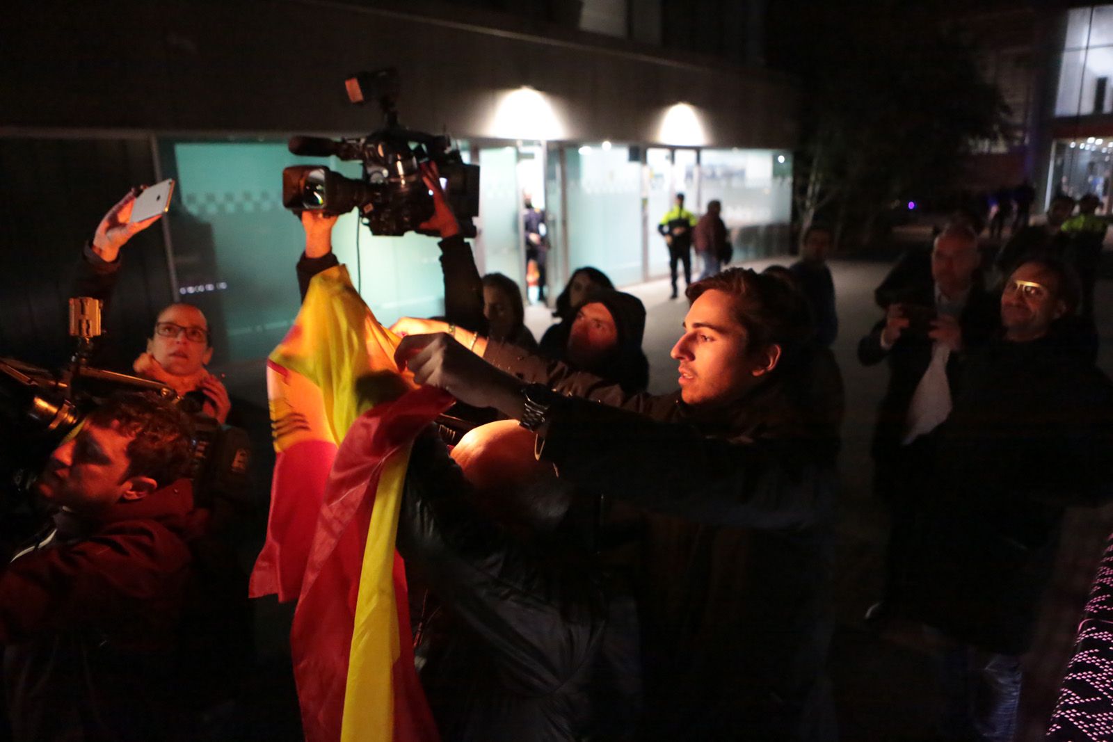Increpació a la premsa a la manifestació espanyolista a Sant Cugat FOTOS: Redacció TOT Sant Cugat