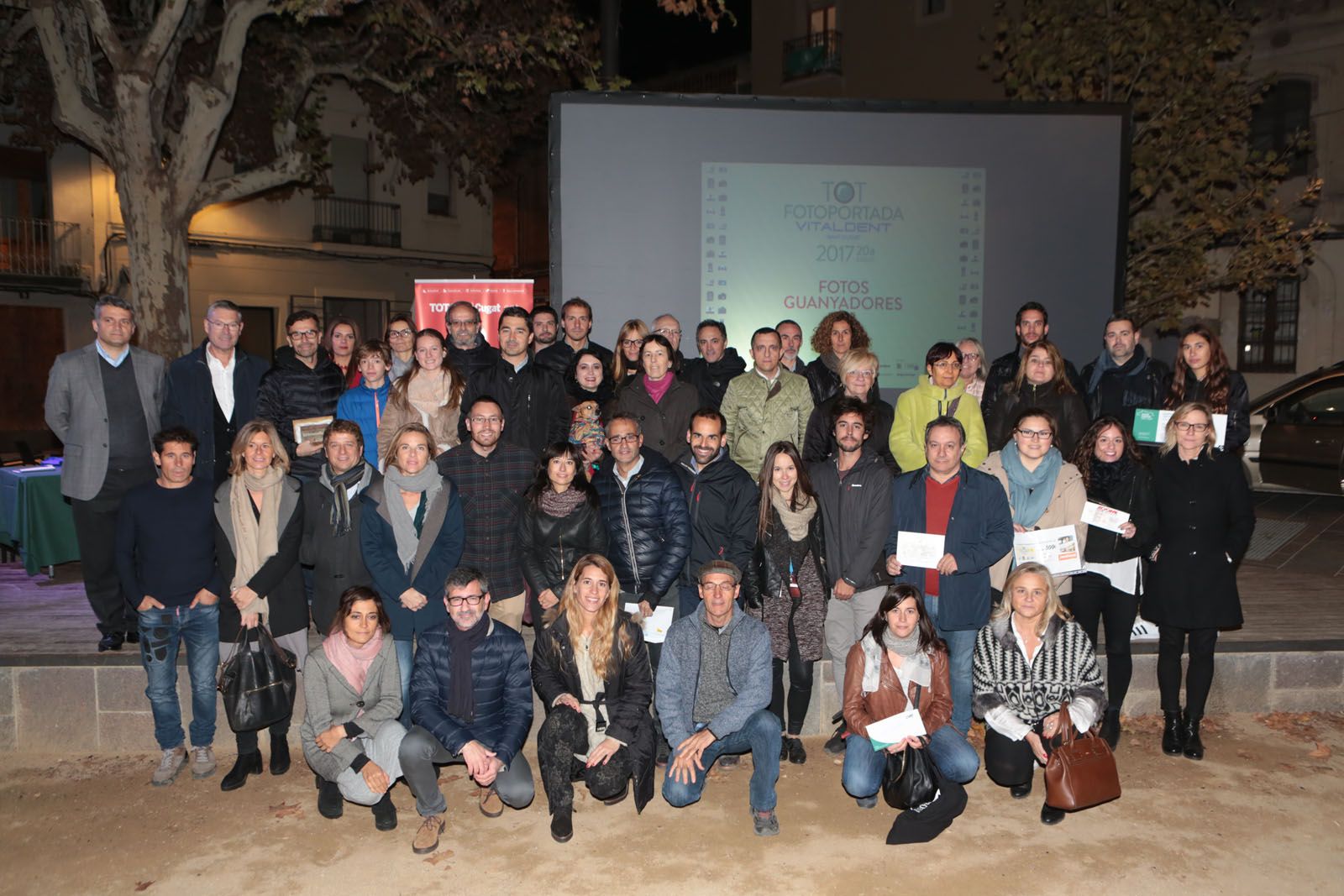 Foto de família amb els premiats