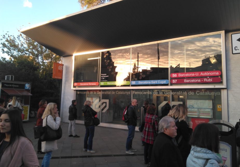 Els santcugatencs opinen sobre l'entrada a la zona 1. FOTO: TOT Sant Cugat