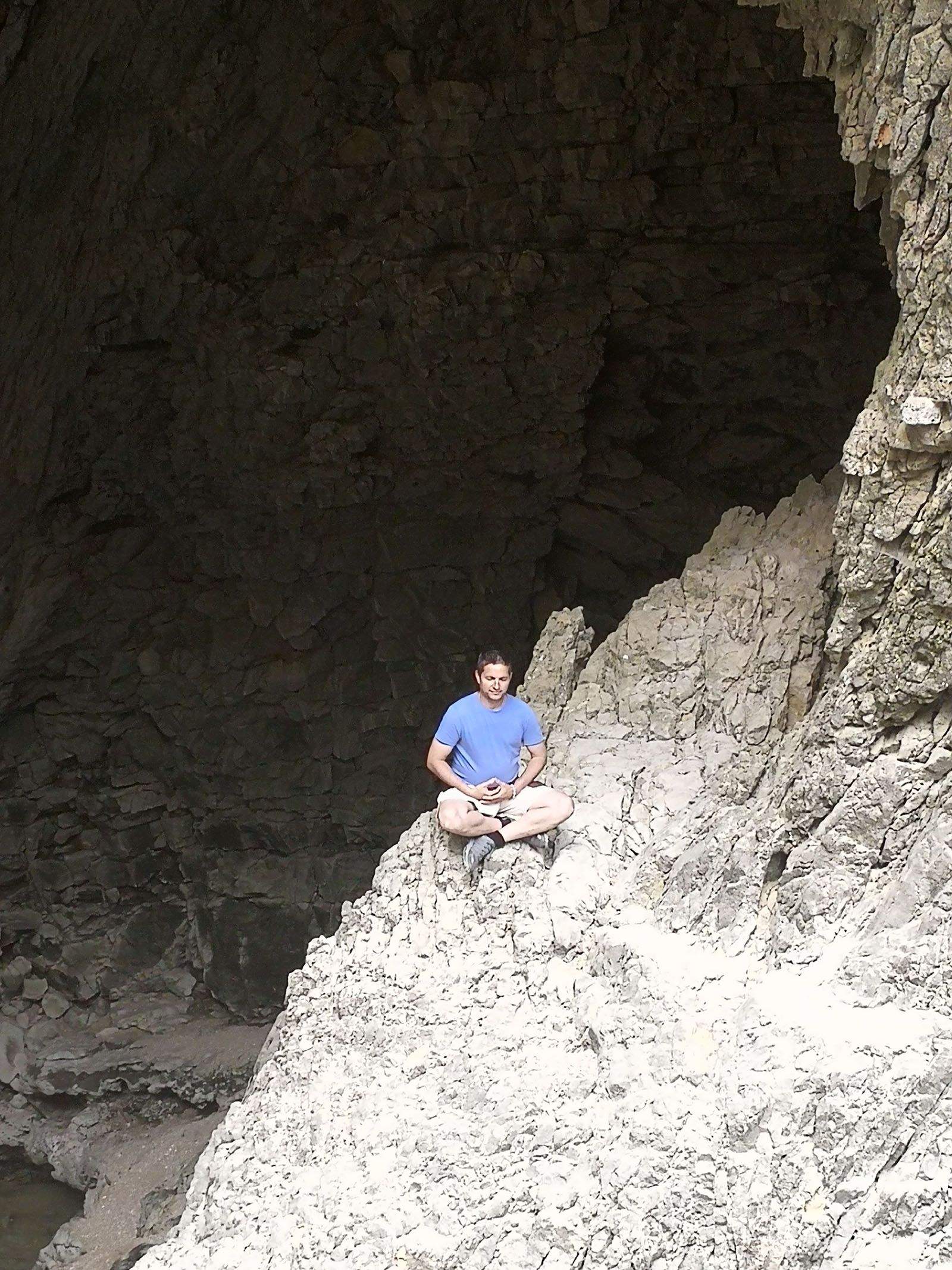 Marta Oliver Tizon   Meditant arreu