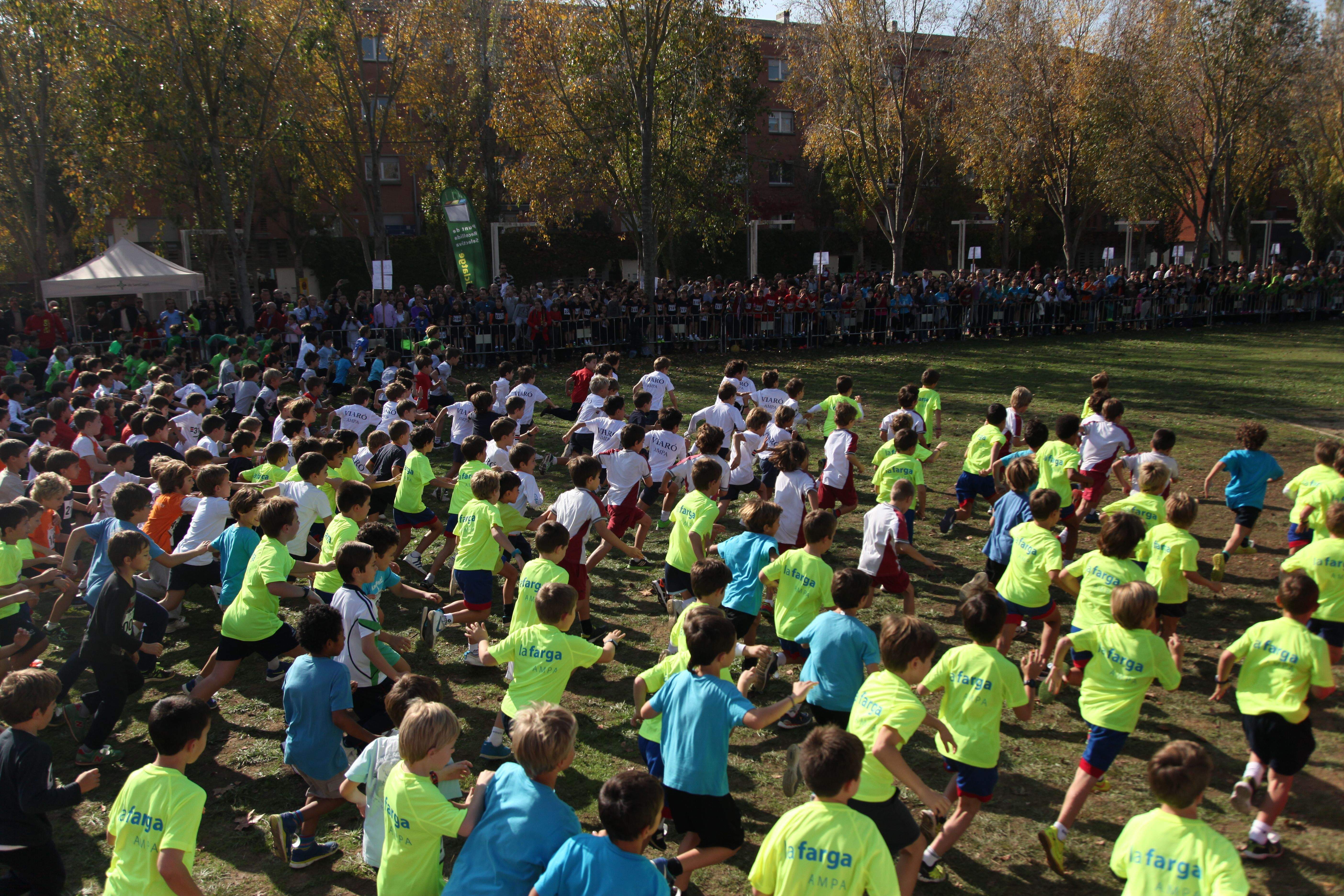 Les categories prebenjamí, benjamí i aleví sortiran amb sortides llançades. FOTO: Lali Puig