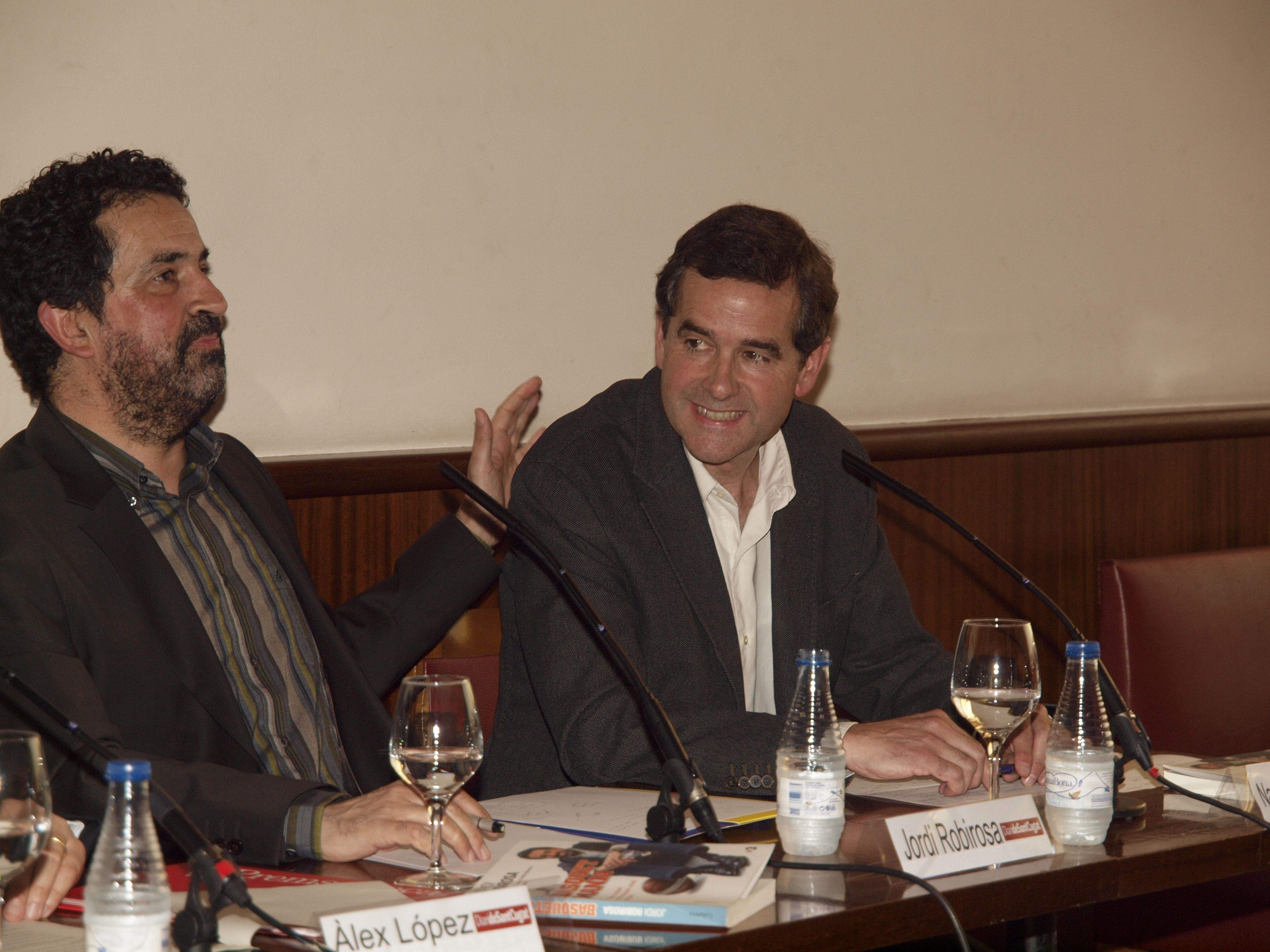 Jordi Robirosa i Nacho Solozábal, en la presentació del llibre Basquetmania al 2011. FOTO: Artur Ribera