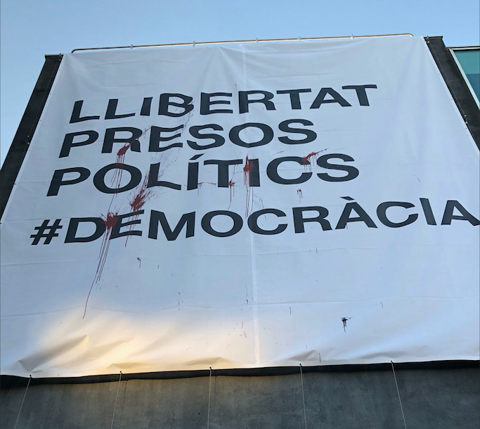 Així s'ha despertat la pancarta FOTO: Cedida 