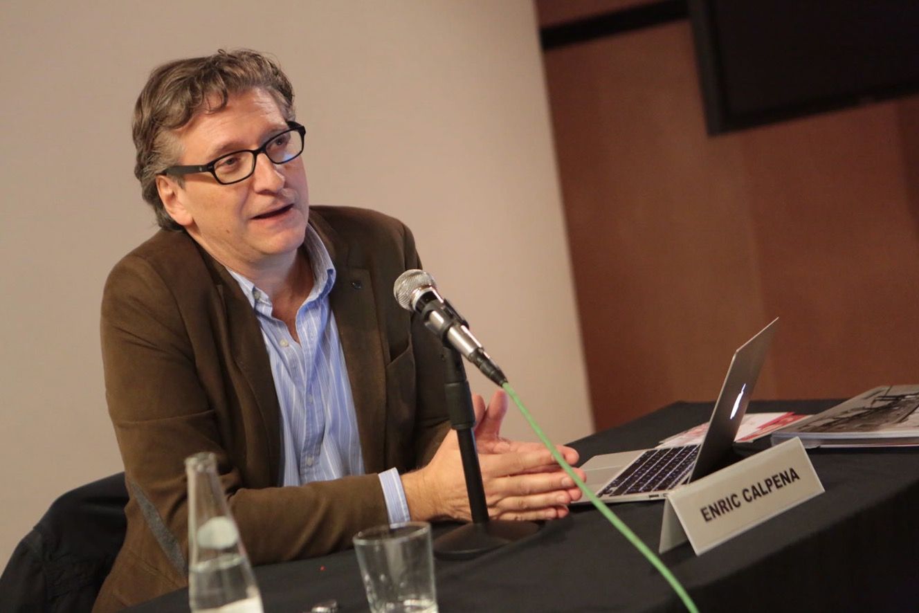 Enric Calpena durant una ponència a Sant Cugat. FOTO: Artur Ribera