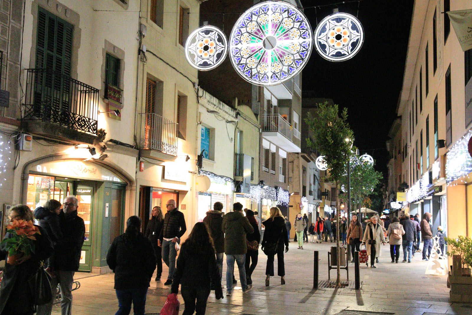  Moda, complements, alimentació, vehicles, joguines, decoració, restauració i serveis... els locals comercials de Sant Cugat són múltiples i diversos FOTO: A. Ribera