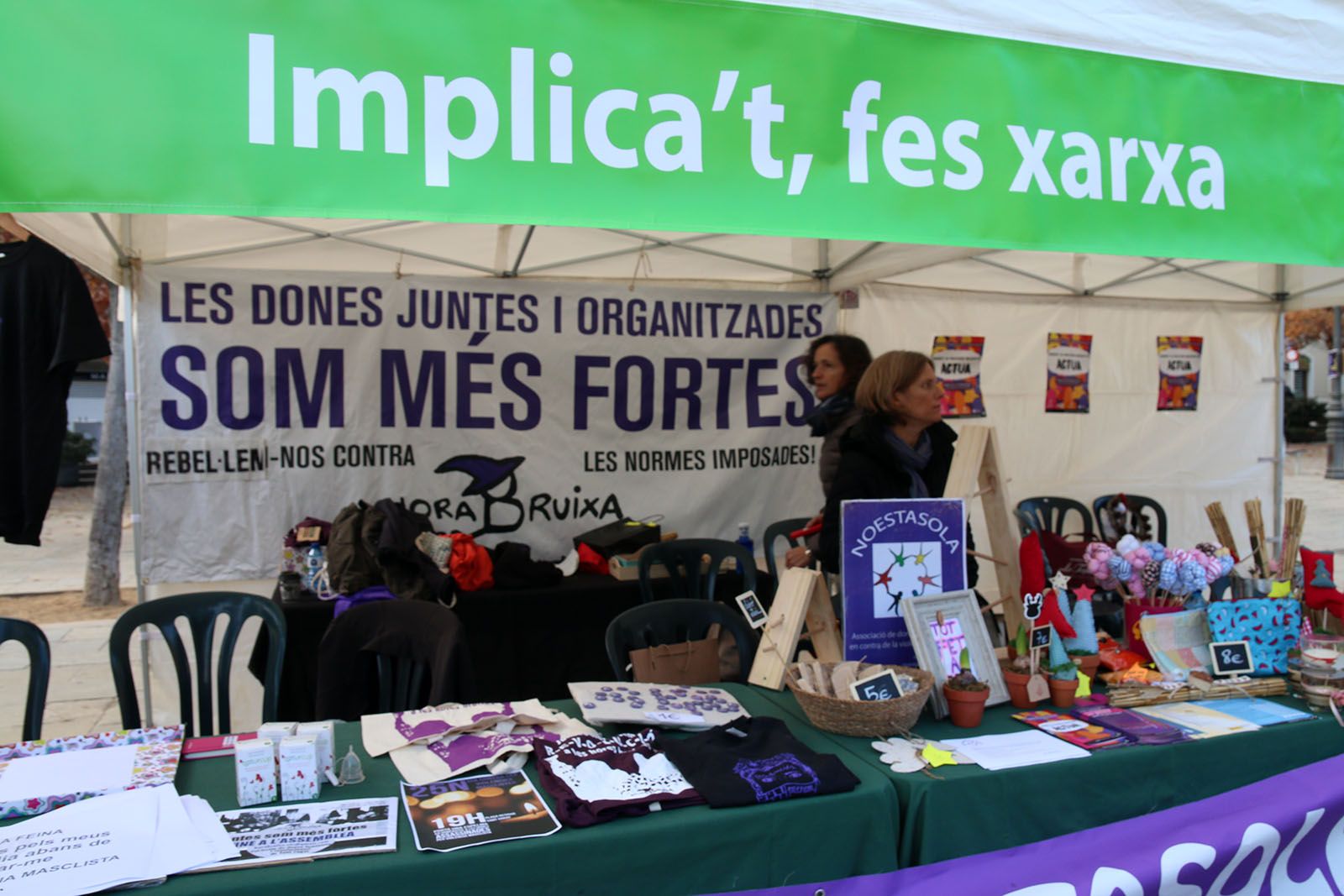 Performance de Hora Bruixa per al 25N. Foto: Lali Álvarez