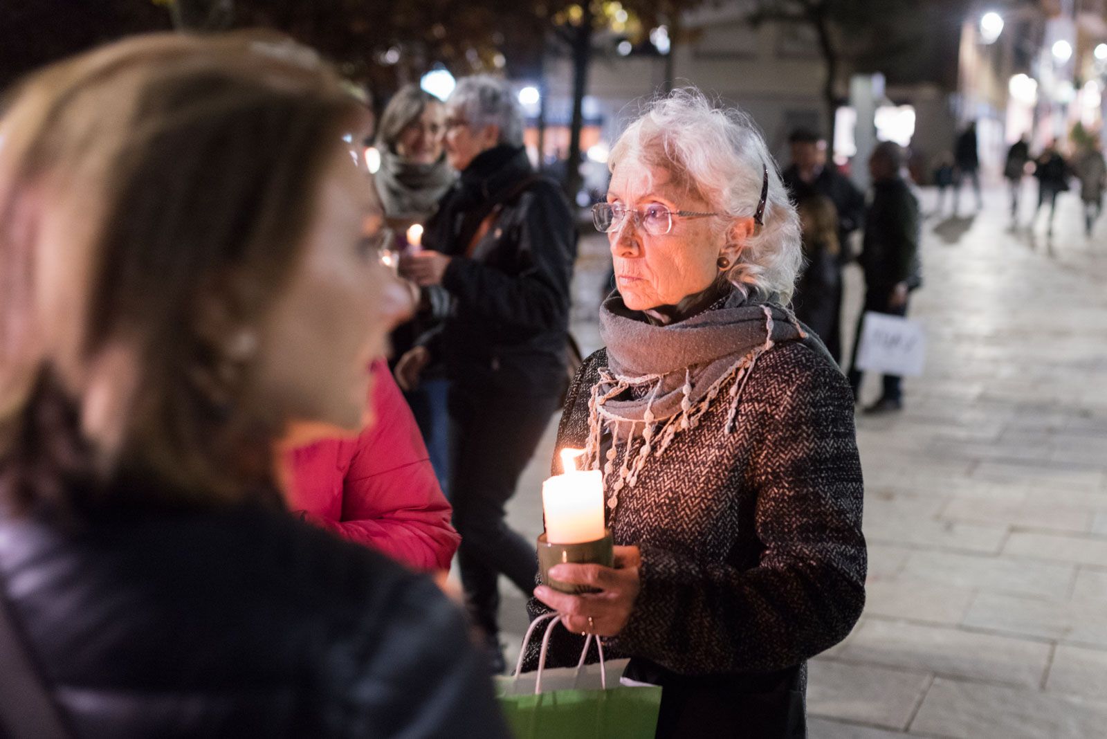Homenatge dones assassinades Plaça Octavia. Foto: Oscar Bayona