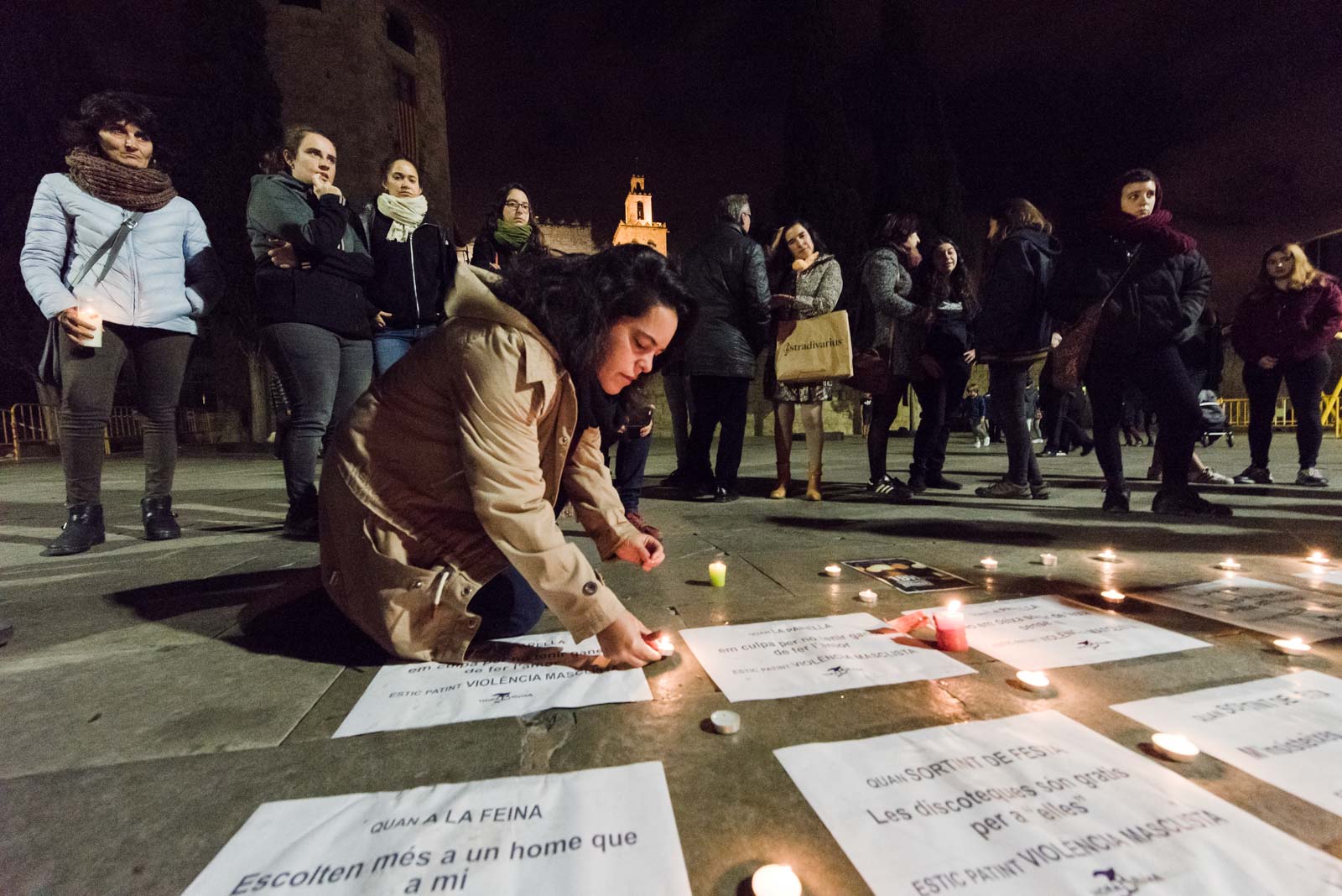 Homenatge dones assassinades Plaça Octavia. Foto: Oscar Bayona 