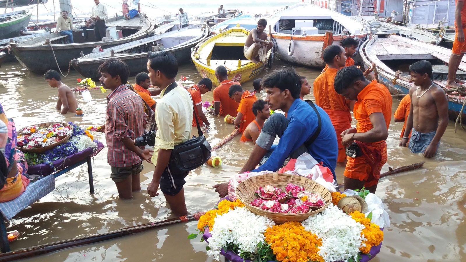Francesc Castro Cadena   Ofrenes al Ganges
