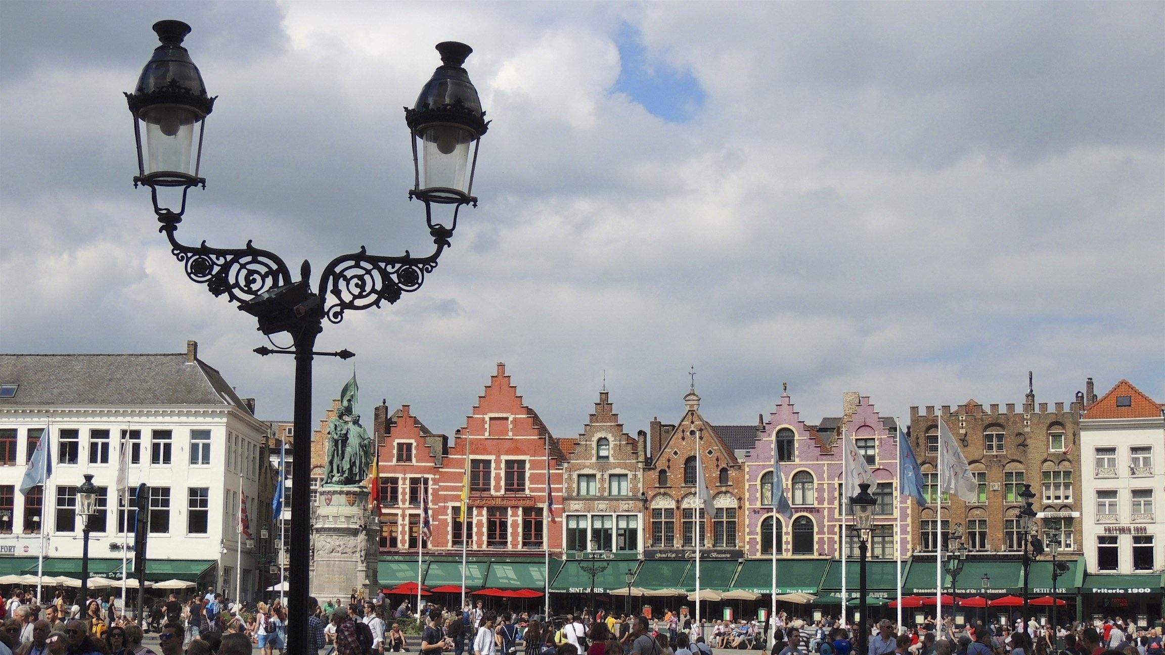 Francisco Vidal Pérez   Contes, canals i colors a Brugge