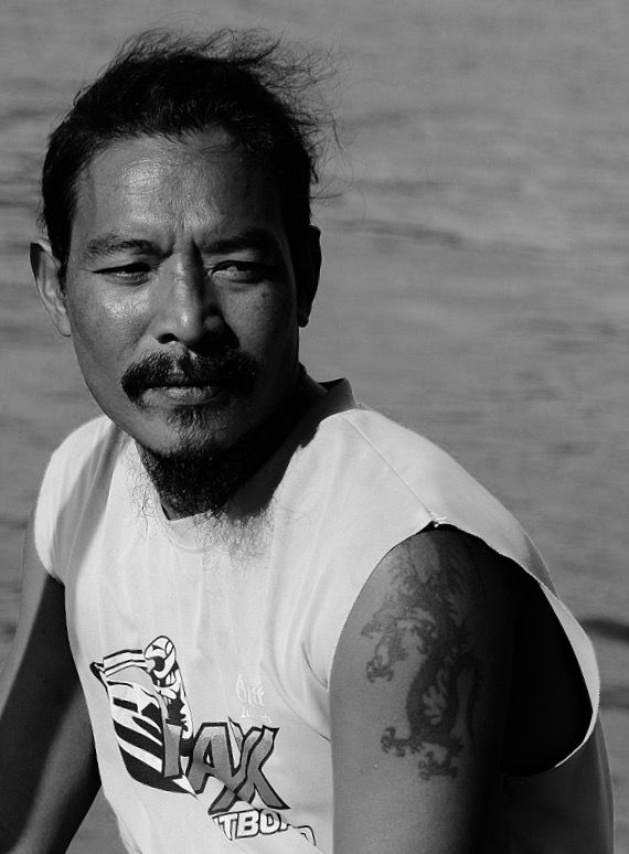 Jaime Sicilia Garrido   mirant el mar