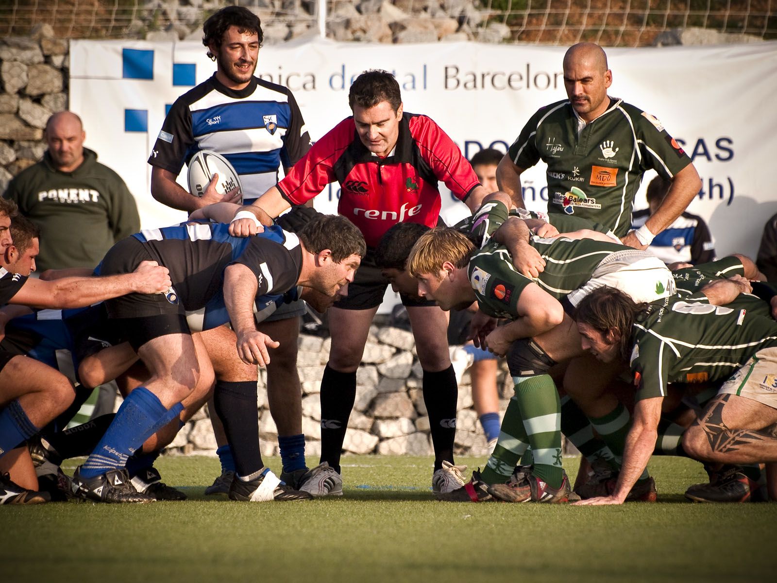 El primer equip en una melé contra el Ponent (2009) FOTO: Artur Ribera