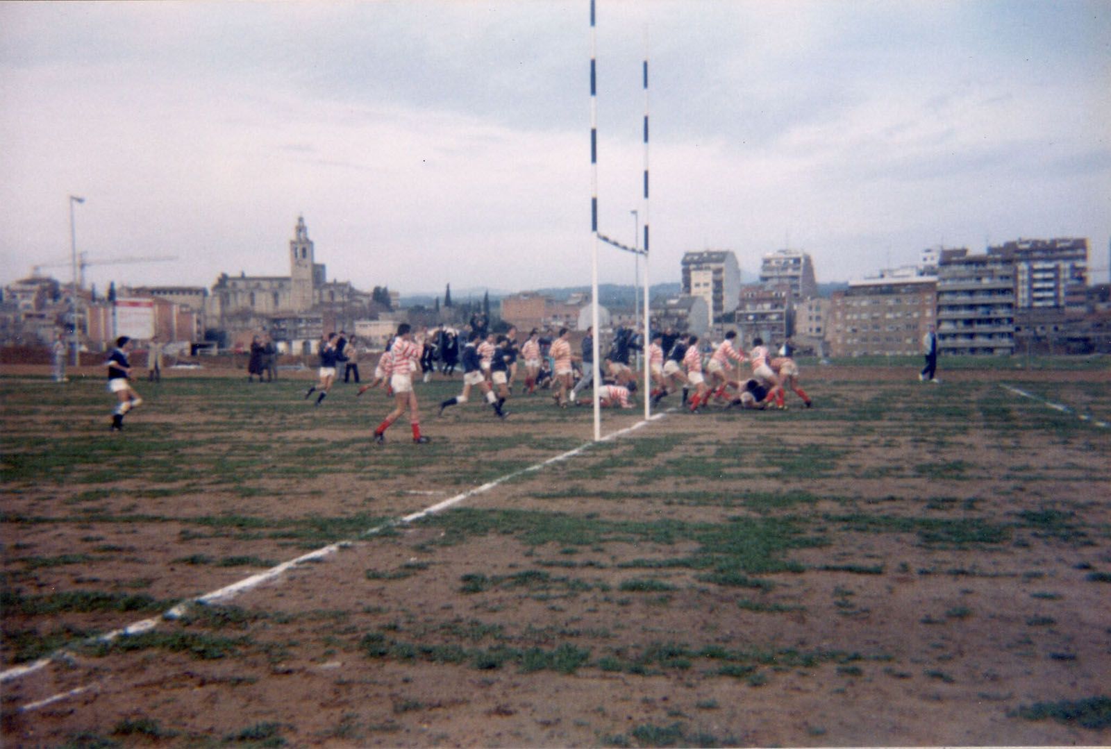 El camp situat en els terrenys on ara hi ha la Biblioteca Central va ser on va jugar els seus primers partits FOTO: CRSC