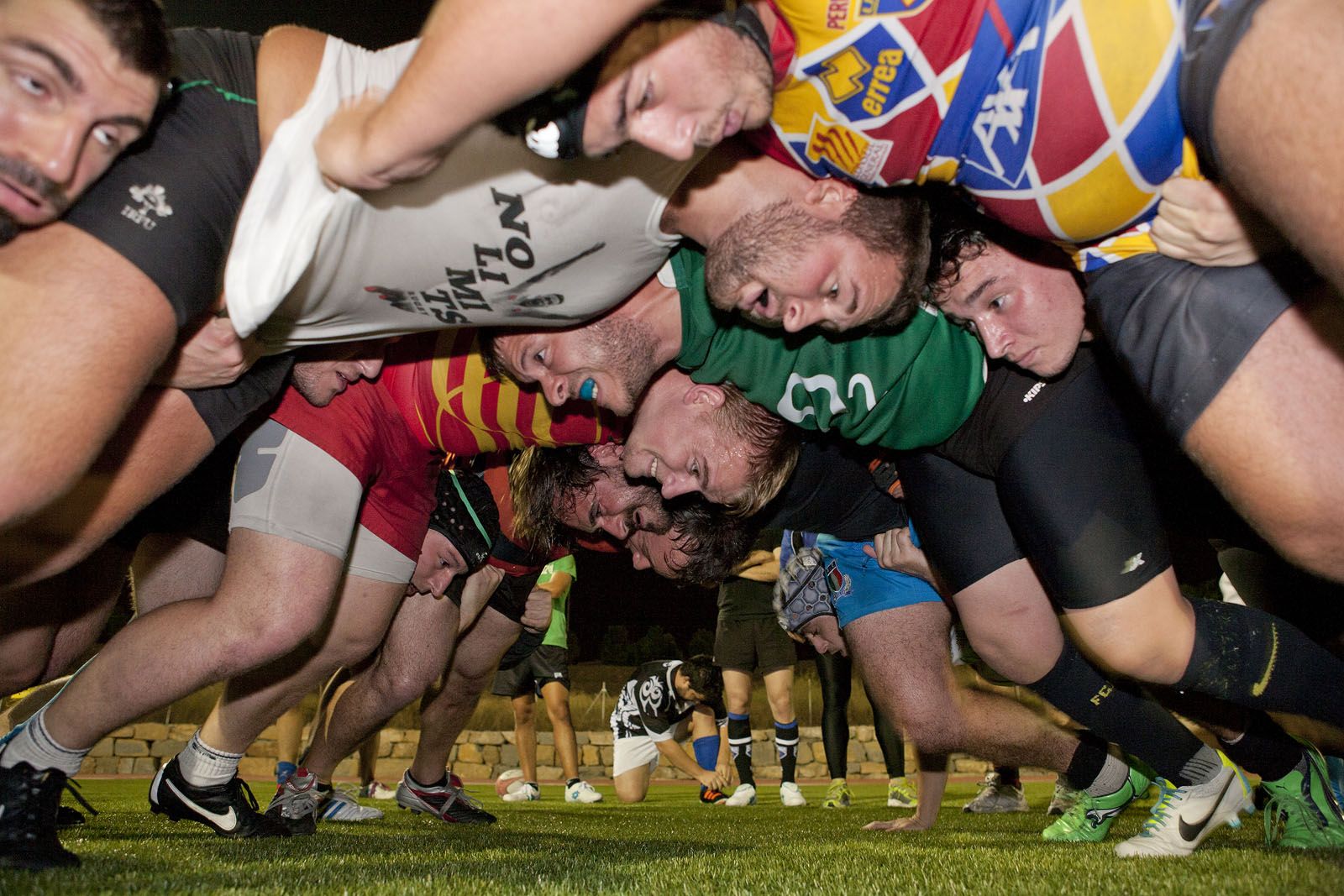 1r i 2n equip entrenant una melé any 2013 FOTO: Artur Ribera