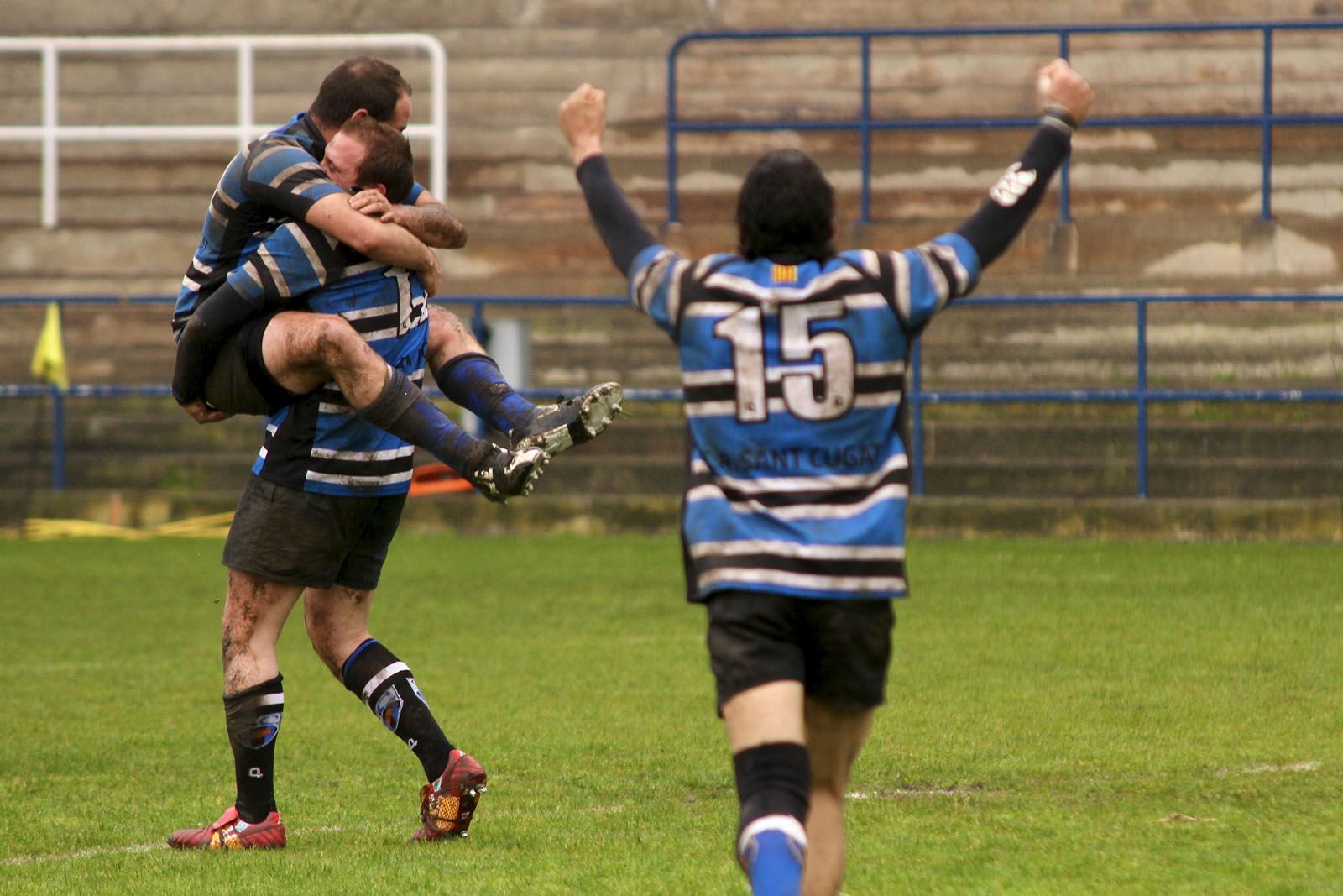 Celebració de l'ascens a Divisió d'Honor B la temporada 2011/12 FOTO: Ferran de la Roza