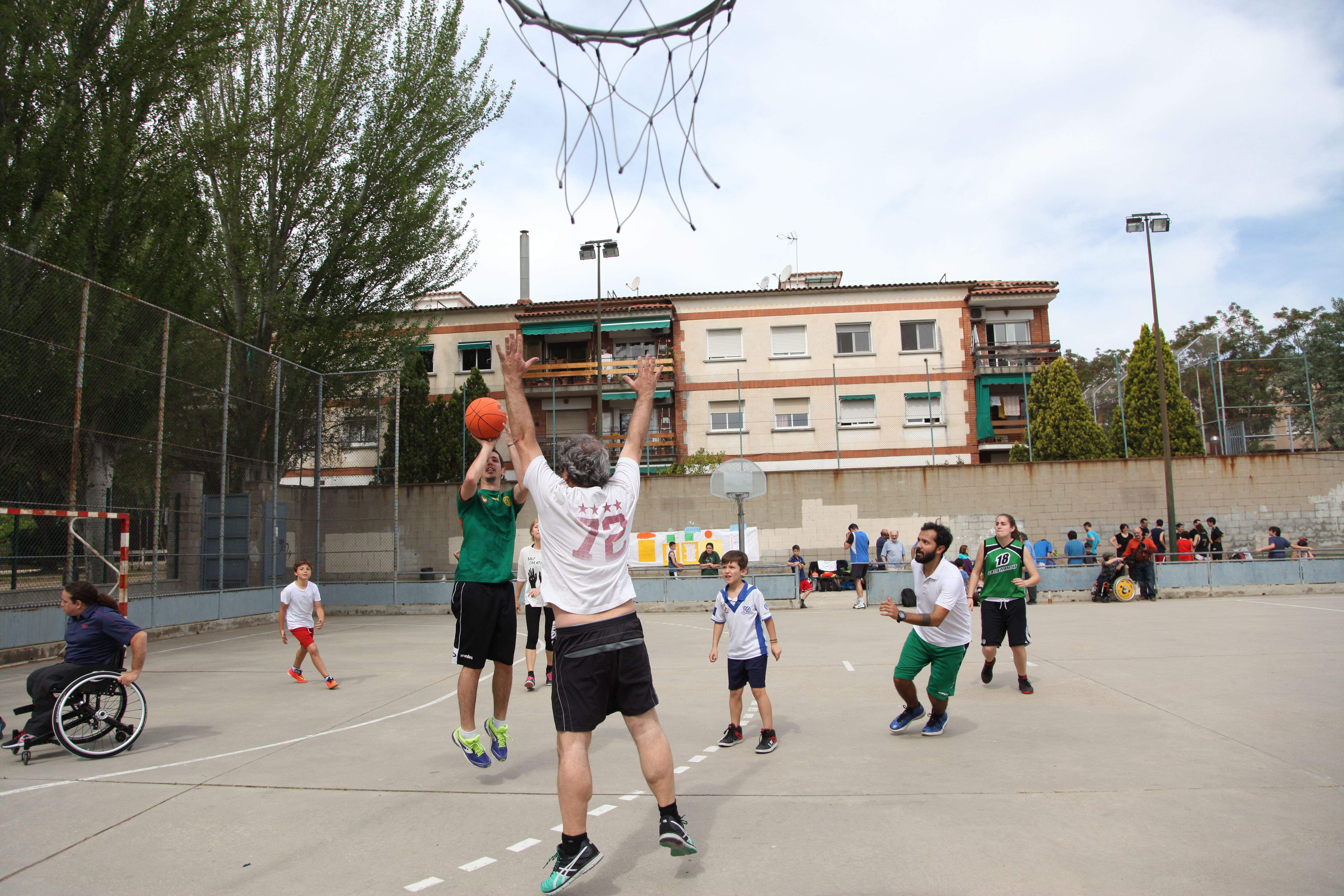La gespa s'instal·larà a la pista de dalt. La imatge correspon a la pista de baix. FOTO: Lali Puig