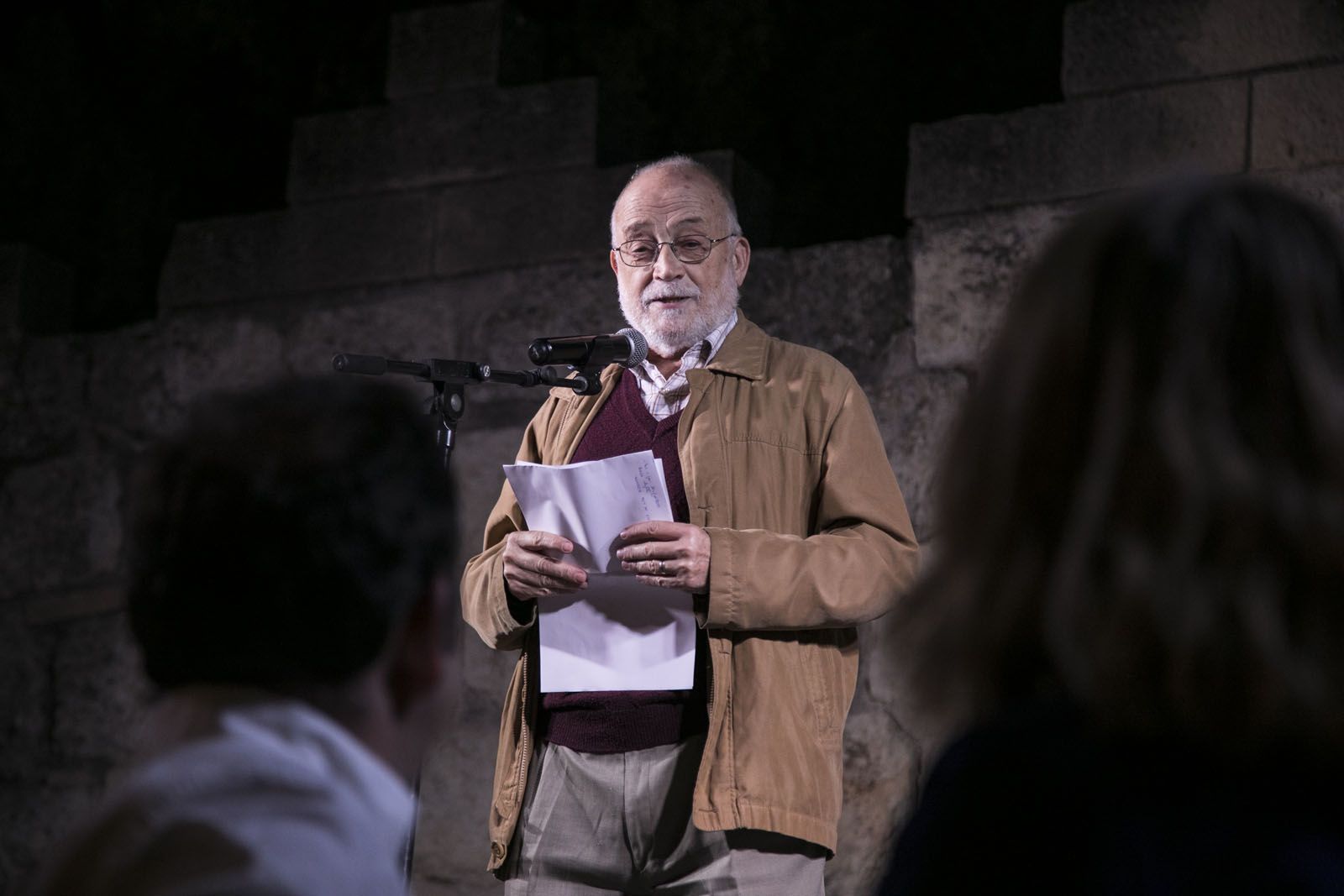 Arcadi Oliveres durant la lectura del manifest de la Marxa de Torxes. FOTO: Lali Puig