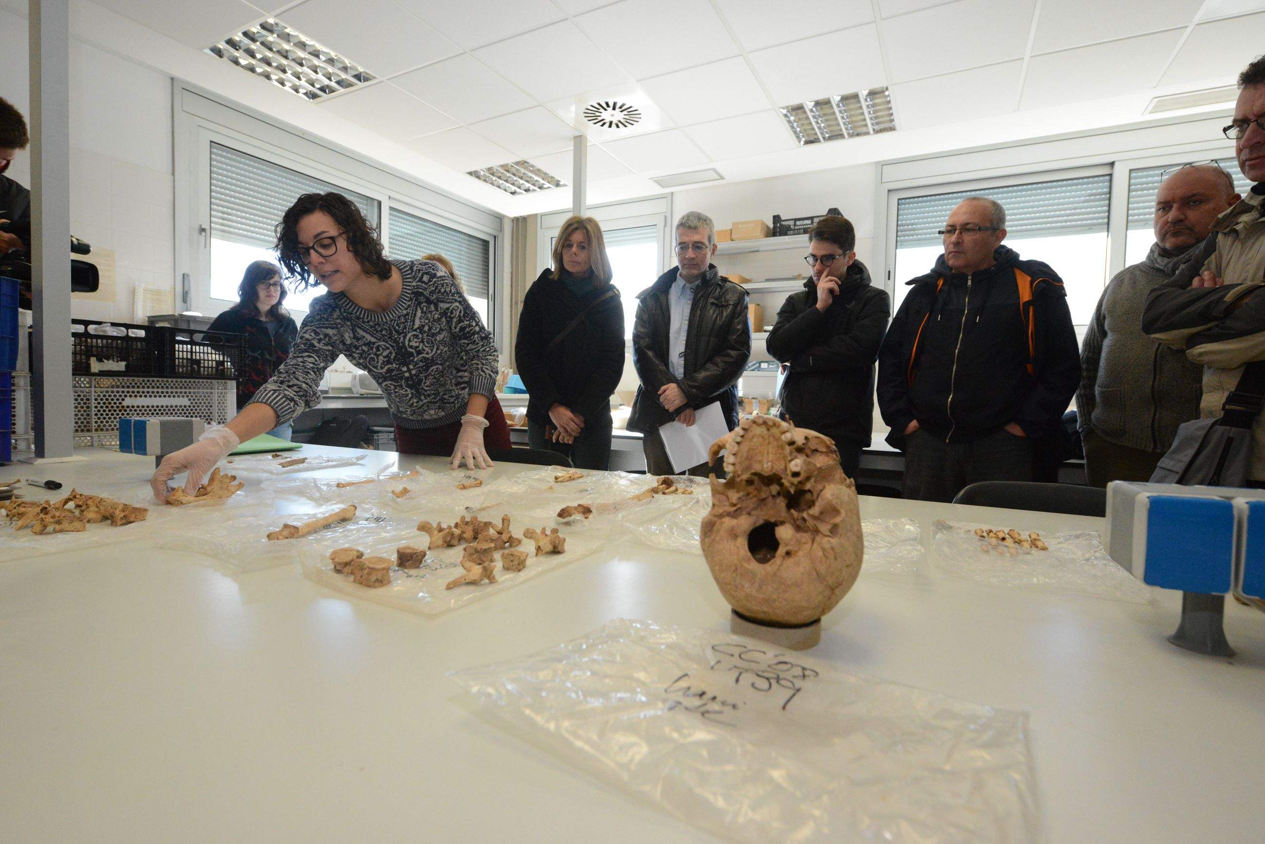 Algunes de les restes humanes trobades en jaciments de Sant Cugat FOTO: Localpres