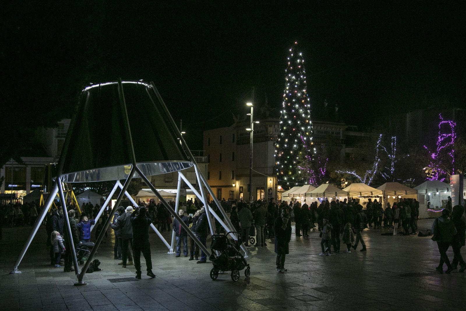 Així es prepara Sant Cugat pel Nadal. FOTO: Lali Puig
