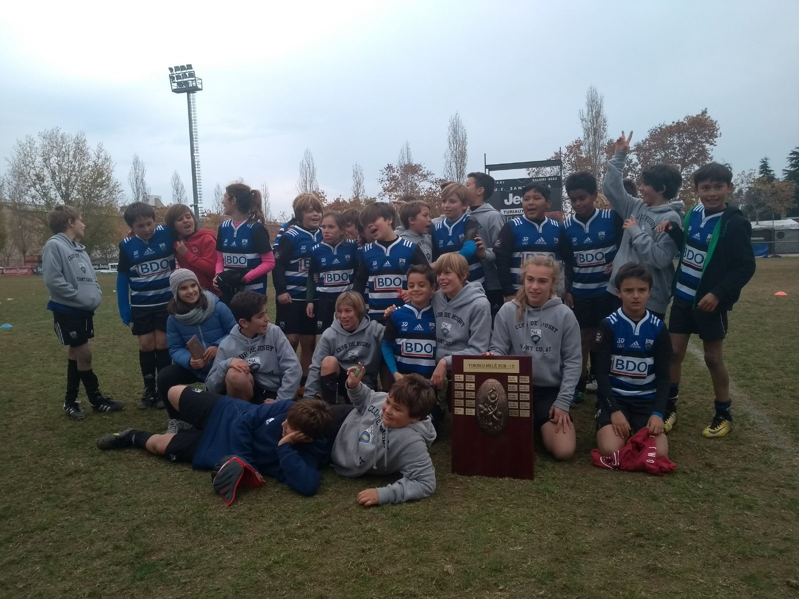 L'equip sub-12 del CR Sant Cugat, campió del Torneig Melé de rugbi. FOTO: Mònica Condeminas