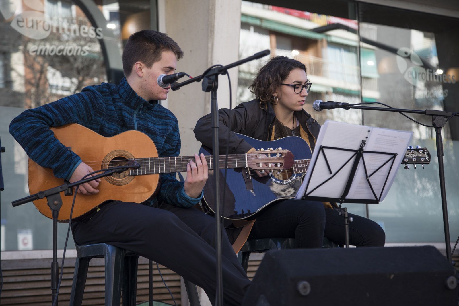 Xocolatada musical amb DesPlaça Jove a la Rambla del Celler. FOTO: Lali Puig