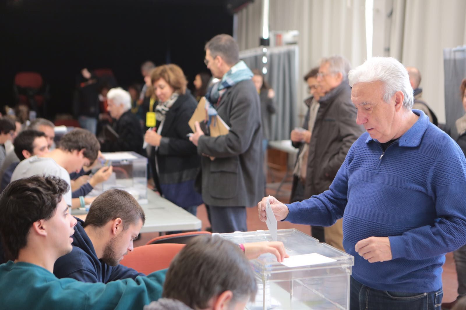 Més de 60.000 santcugatencs estan cridats a les urnes FOTO: Artur Ribera 