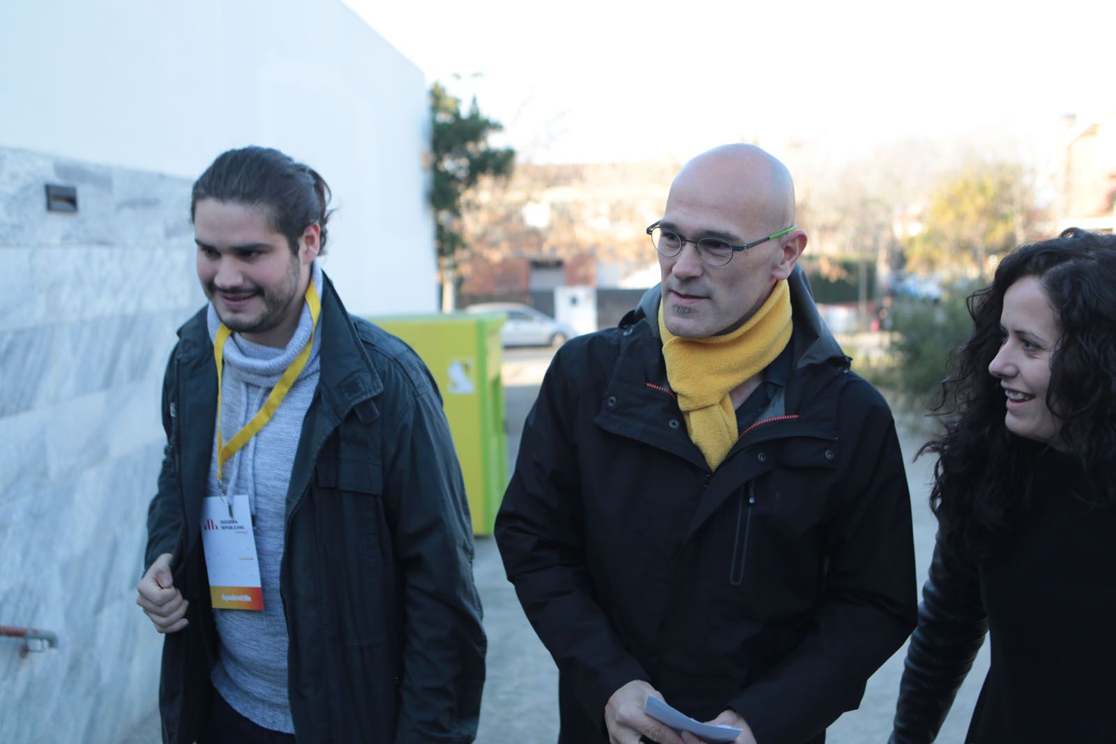 Raül Romeva arribant al col·legi electoral de Mira-Sol FOTO: Artur Ribera