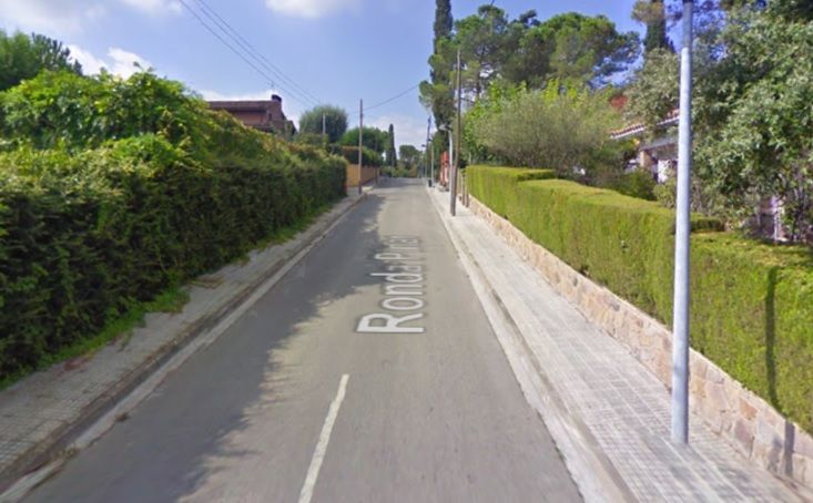 El foc s'ha originat en una casa de la Ronda Pinar