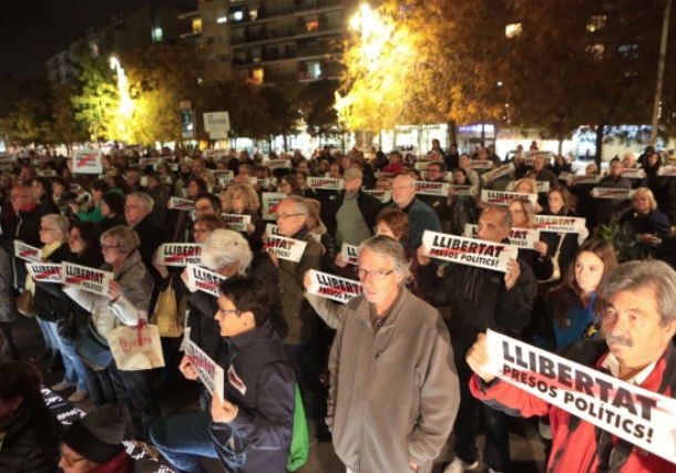 Imatge d'una de les concentracions pels Jordis a Sant Cugat FOTO: Artur Ribera 