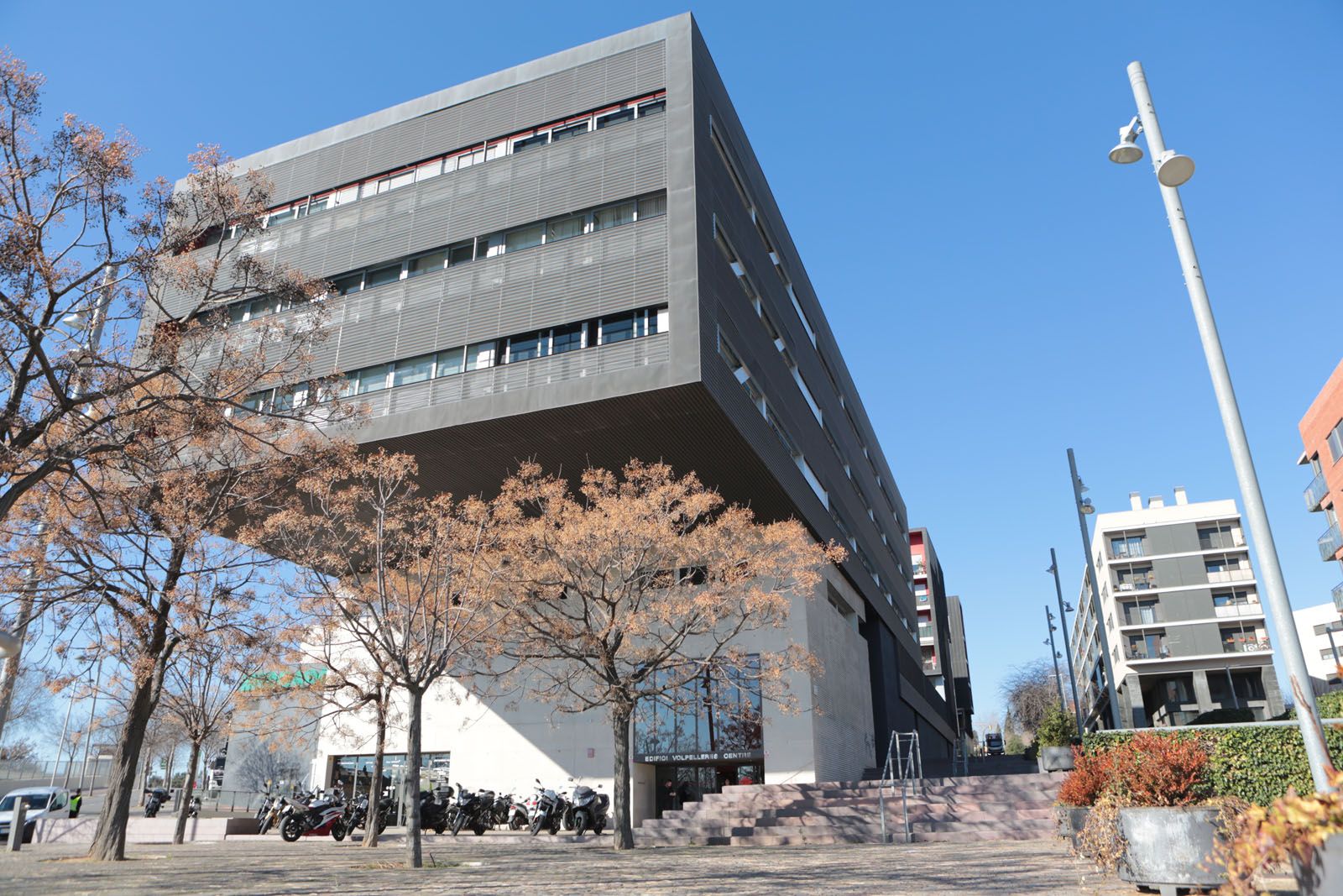 El Volpelleres Centre, a tocar de l'estació de Ferrocarrils, acollirà el mercat municipal FOTO: Artur Ribera