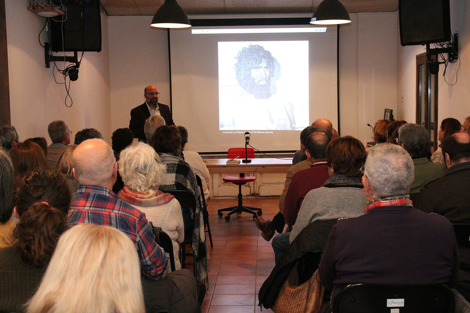 Nits temàtiques de Unipau. Presentació del llibre "Estado Islámico. Geopolítica del caos" a Cal Temerari. Foto: Lali Álvarez