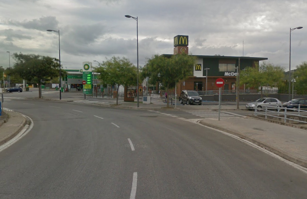 Els fets han tingut lloc per la zona del McDonalds FOTO: Google maps 