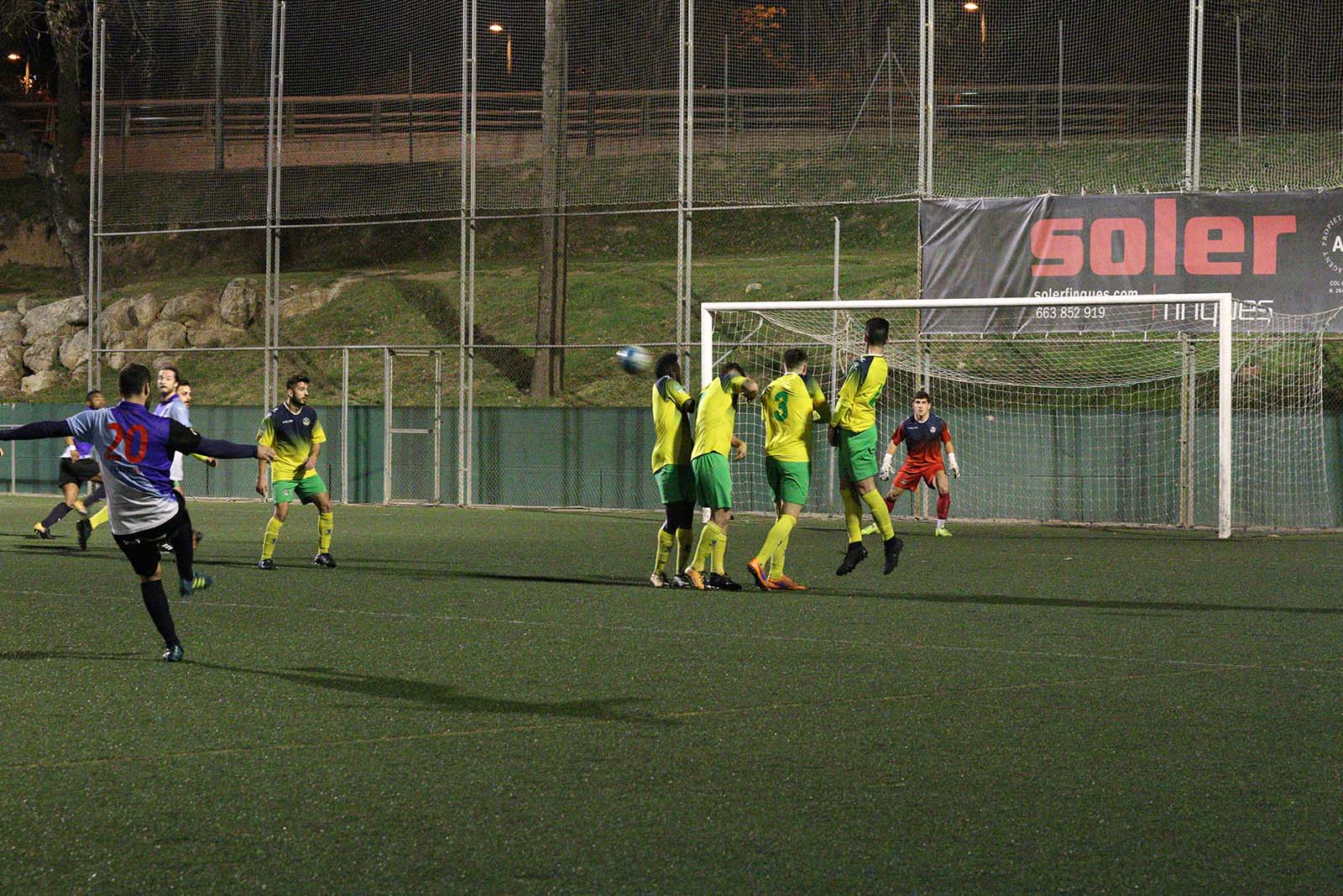 Partit de lliga: Junior FC-CE Olimpic Can Fatjó. Foto: Lali Álvarez