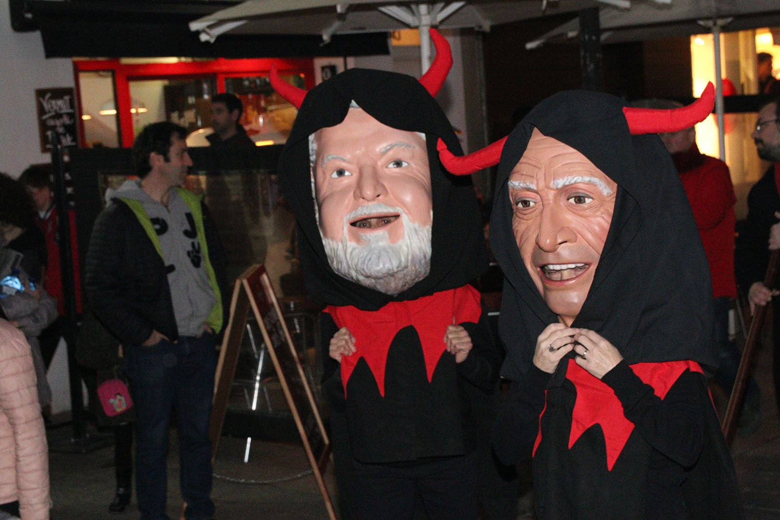 Festa dels foguerons. Cercavila i actuacions de cultura popular. Foto: Lali Álvarez