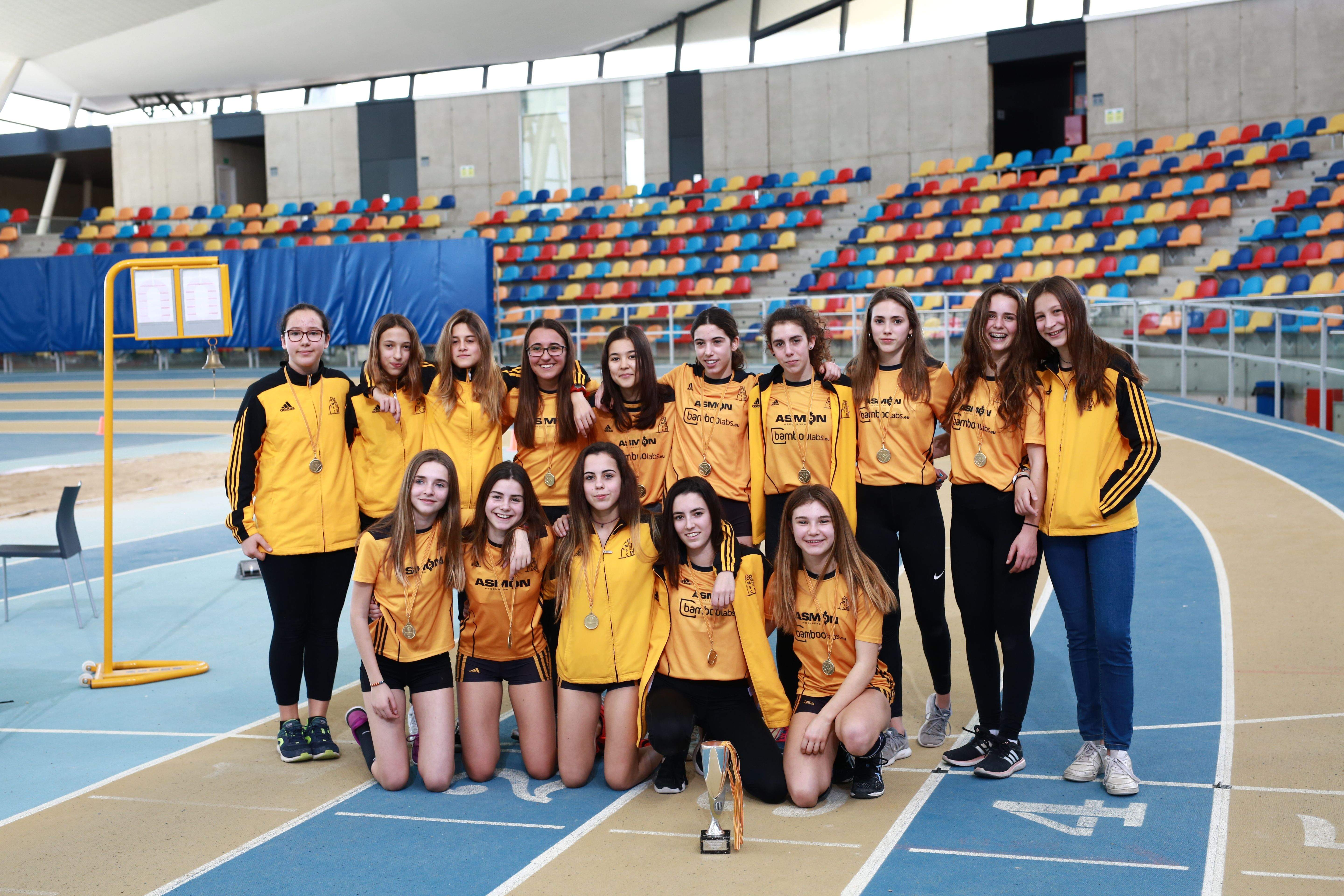 El Club Muntanyenc Sant Cugat, campió de Catalunya de Clubs Sub-16 Femenins. FOTO: Albert Guerrero.